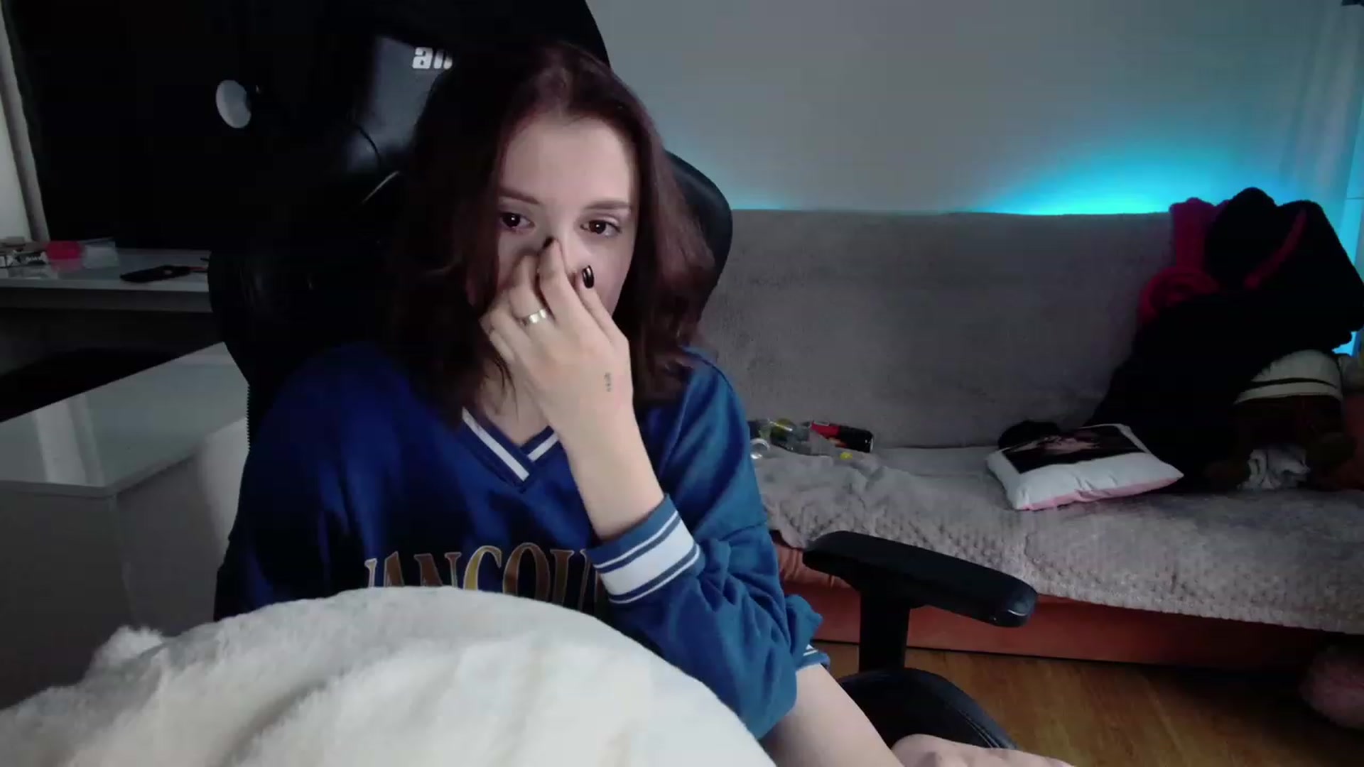 Gallery image thumbnail from crybabyKys's myfreecams stream on, 12/04/2023, 13:57 image 12 of 20
