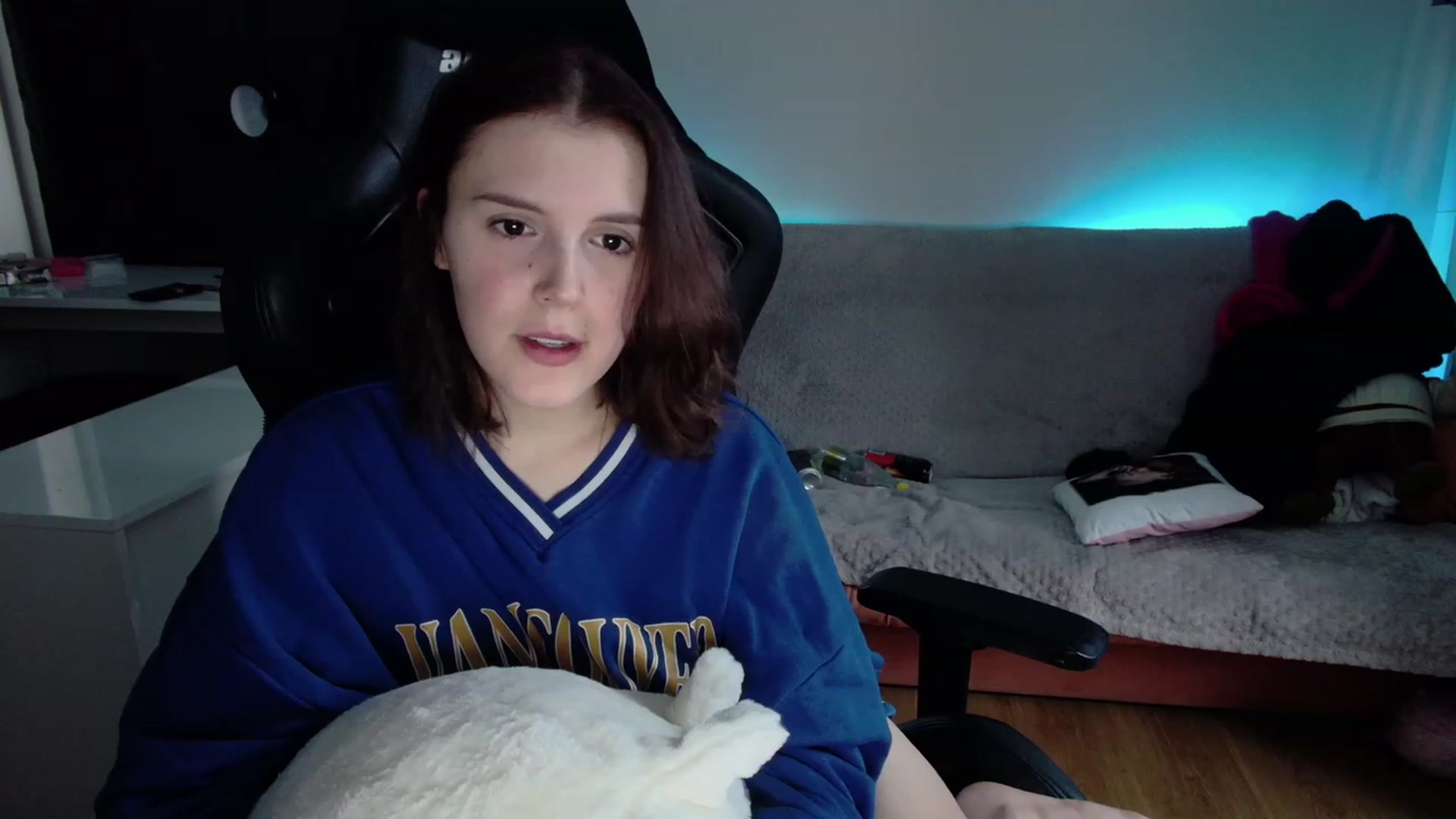 Gallery image thumbnail from crybabyKys's myfreecams stream on, 12/04/2023, 13:57 image 16 of 20