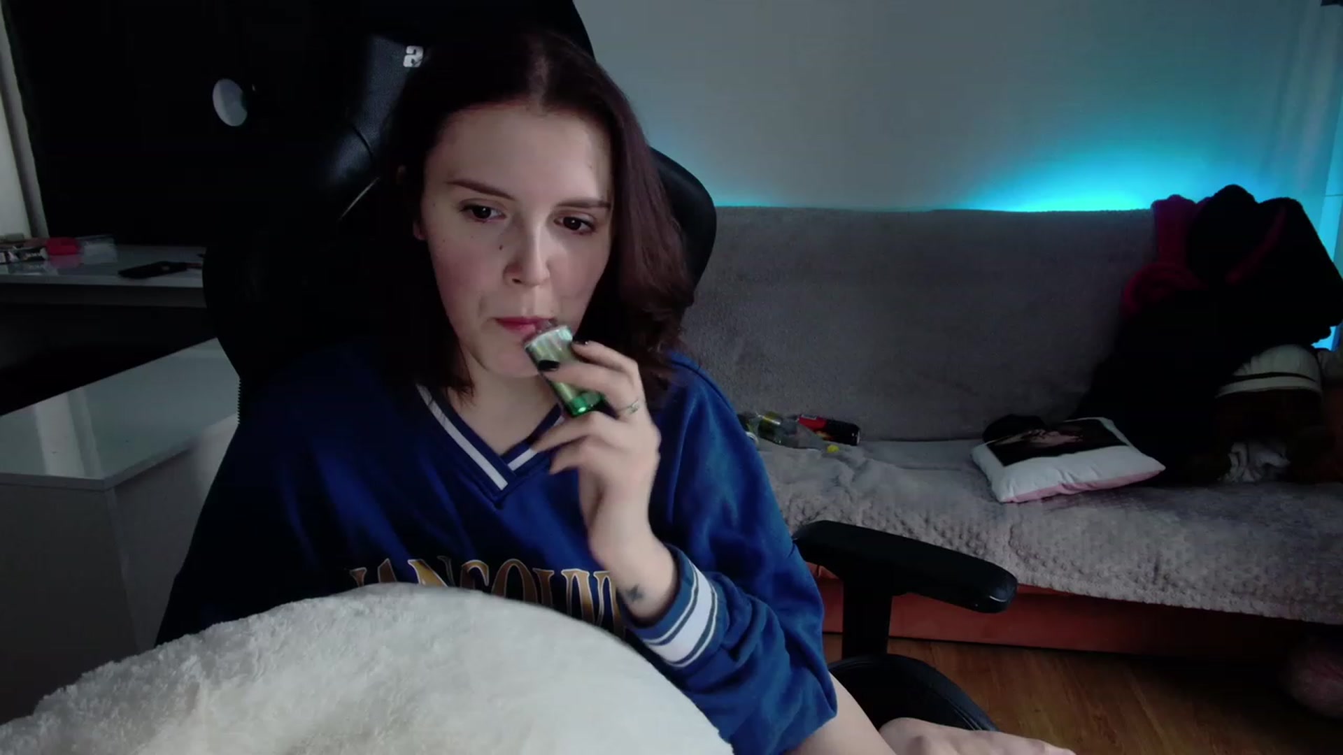 Gallery image thumbnail from crybabyKys's myfreecams stream on, 12/04/2023, 13:57 image 13 of 20