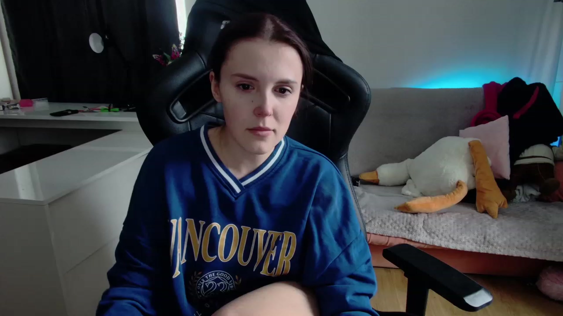 Gallery image thumbnail from crybabyKys's myfreecams stream on, 12/04/2023, 13:57 image 2 of 20
