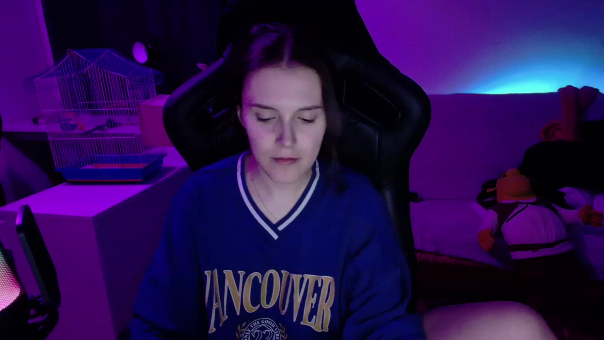 Gallery image thumbnail from crybabyKys's myfreecams stream on, 12/04/2023, 15:57 image 16 of 20