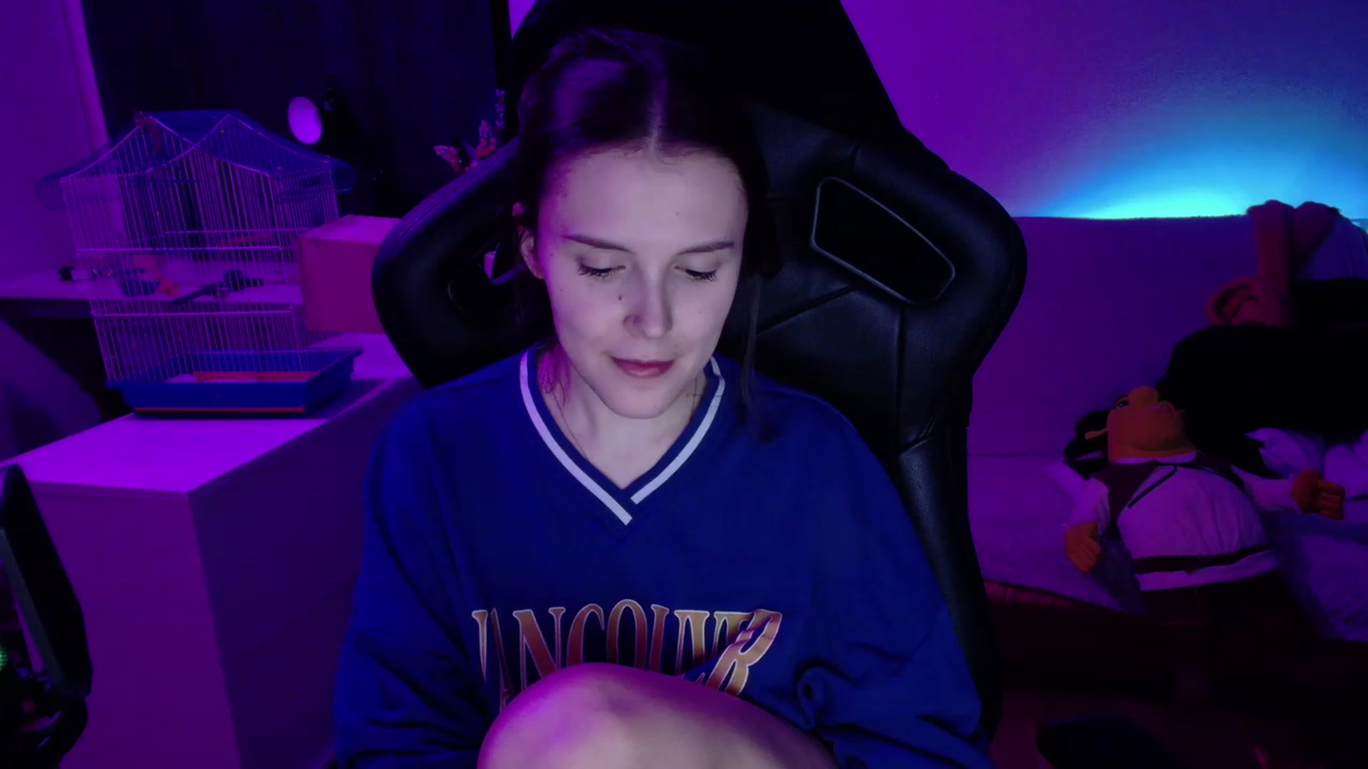 Gallery image thumbnail from crybabyKys's myfreecams stream on, 12/04/2023, 15:57 image 18 of 20