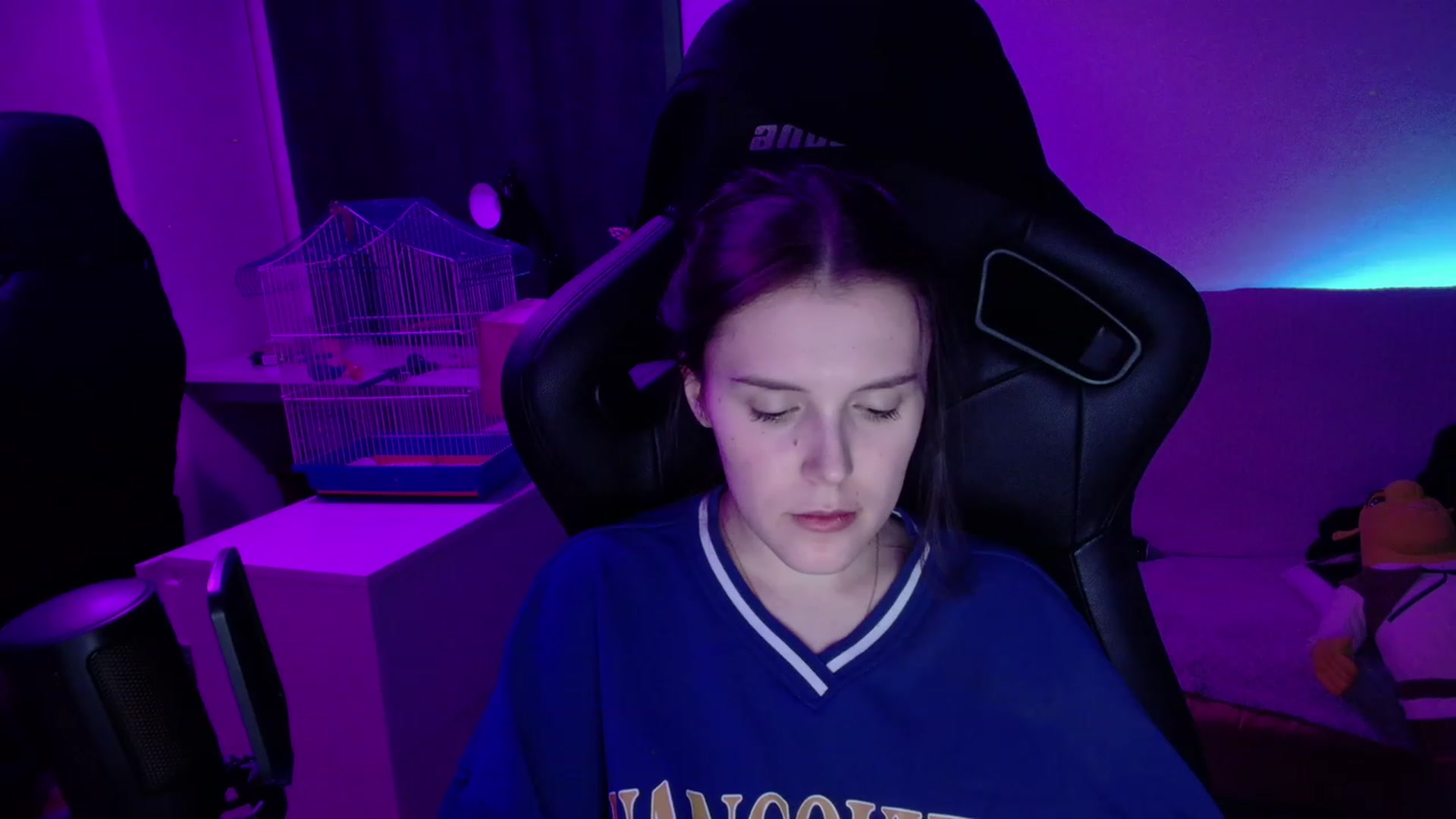 Gallery image thumbnail from crybabyKys's myfreecams stream on, 12/04/2023, 15:57 image 6 of 20