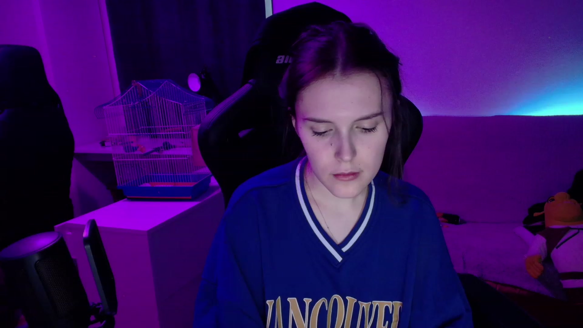 Gallery image thumbnail from crybabyKys's myfreecams stream on, 12/04/2023, 15:57 image 3 of 20