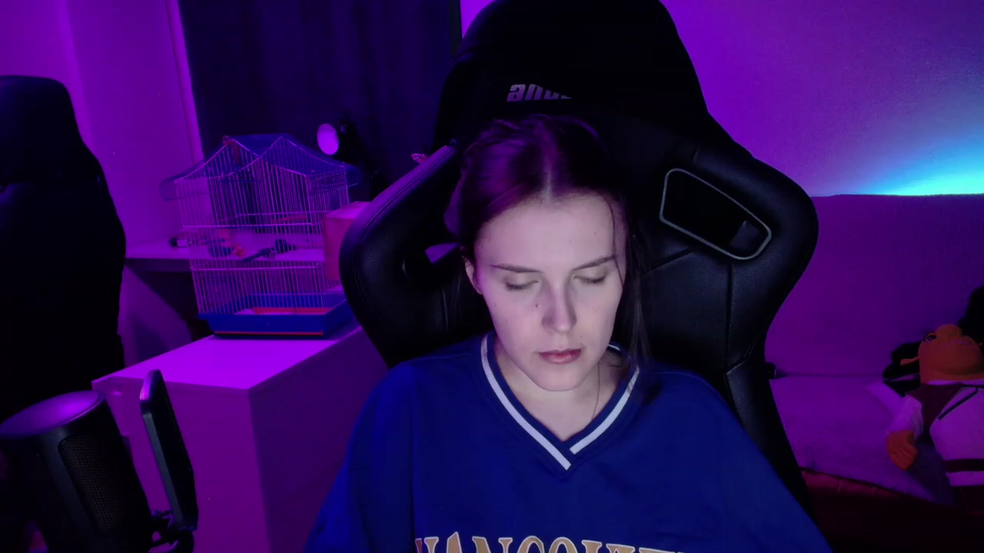 Gallery image thumbnail from crybabyKys's myfreecams stream on, 12/04/2023, 15:57 image 7 of 20