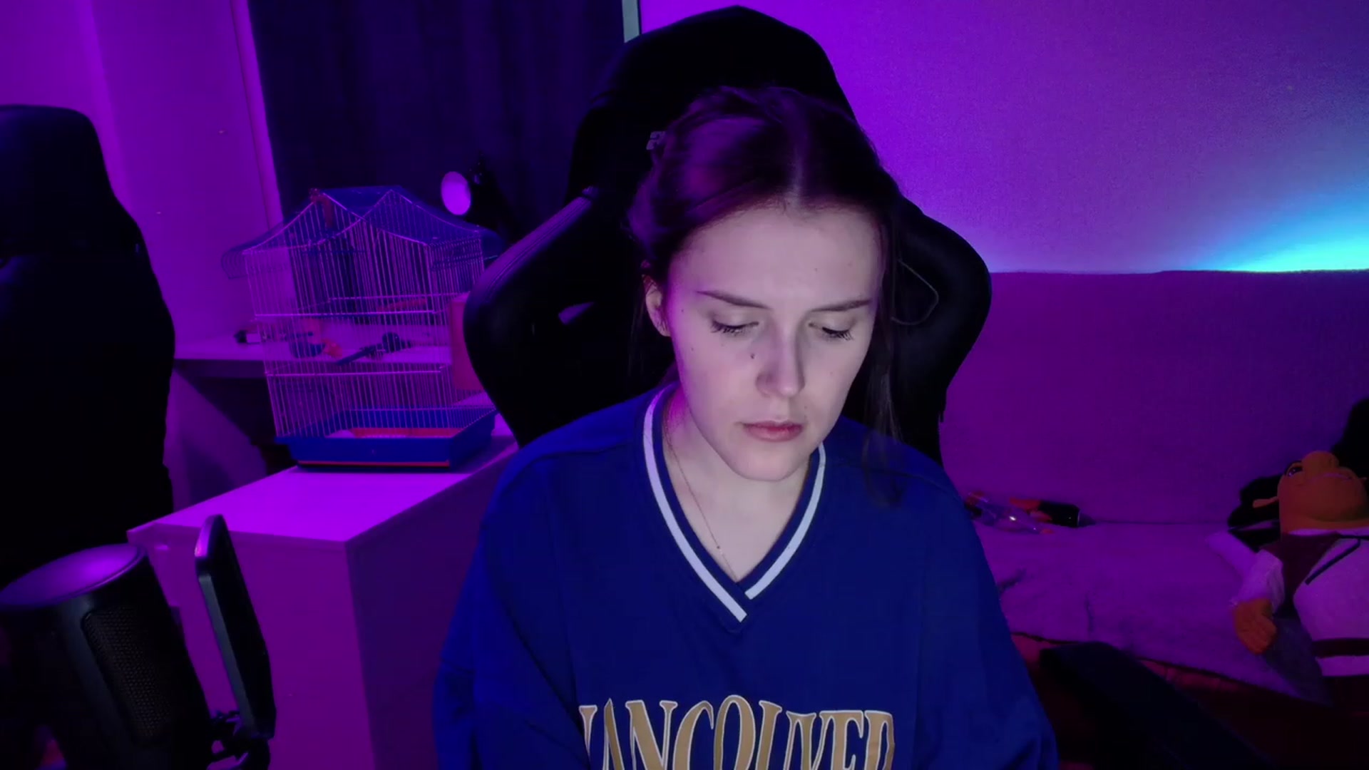 Gallery image thumbnail from crybabyKys's myfreecams stream on, 12/04/2023, 15:57 image 4 of 20
