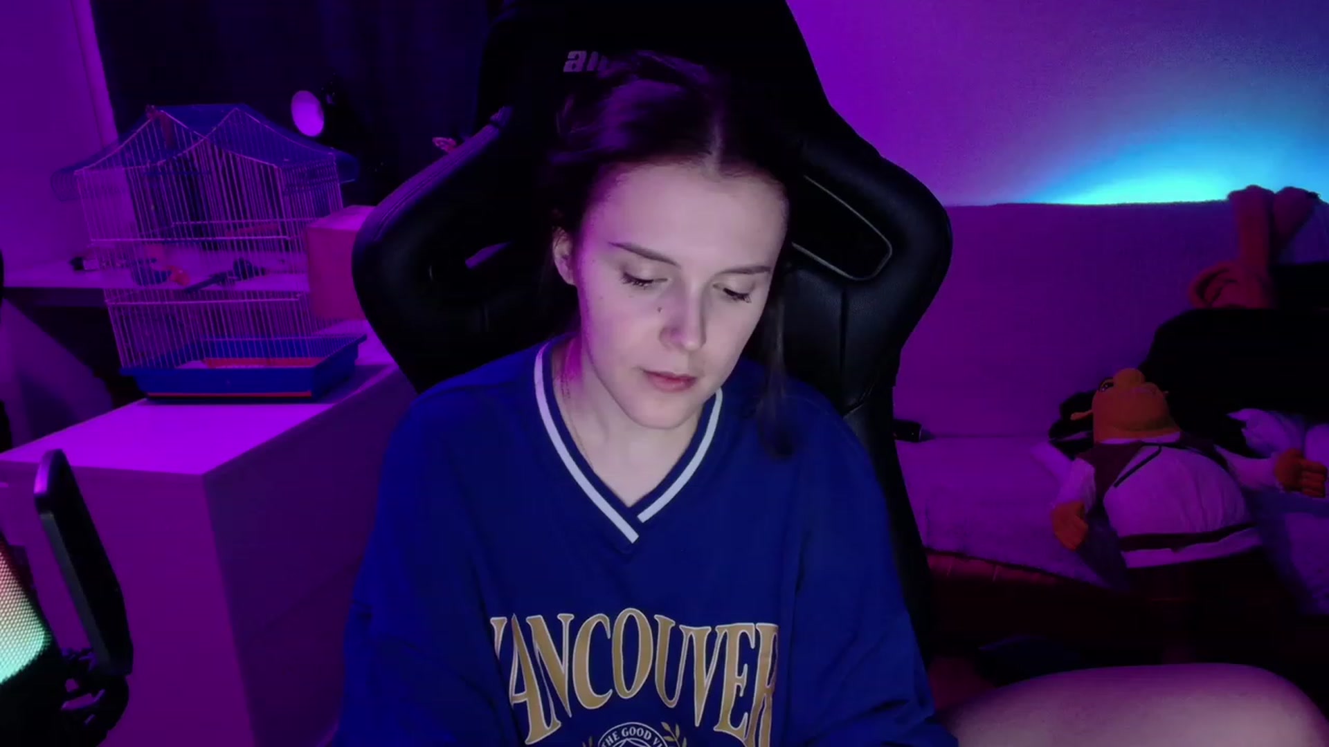 Gallery image thumbnail from crybabyKys's myfreecams stream on, 12/04/2023, 15:57 image 15 of 20