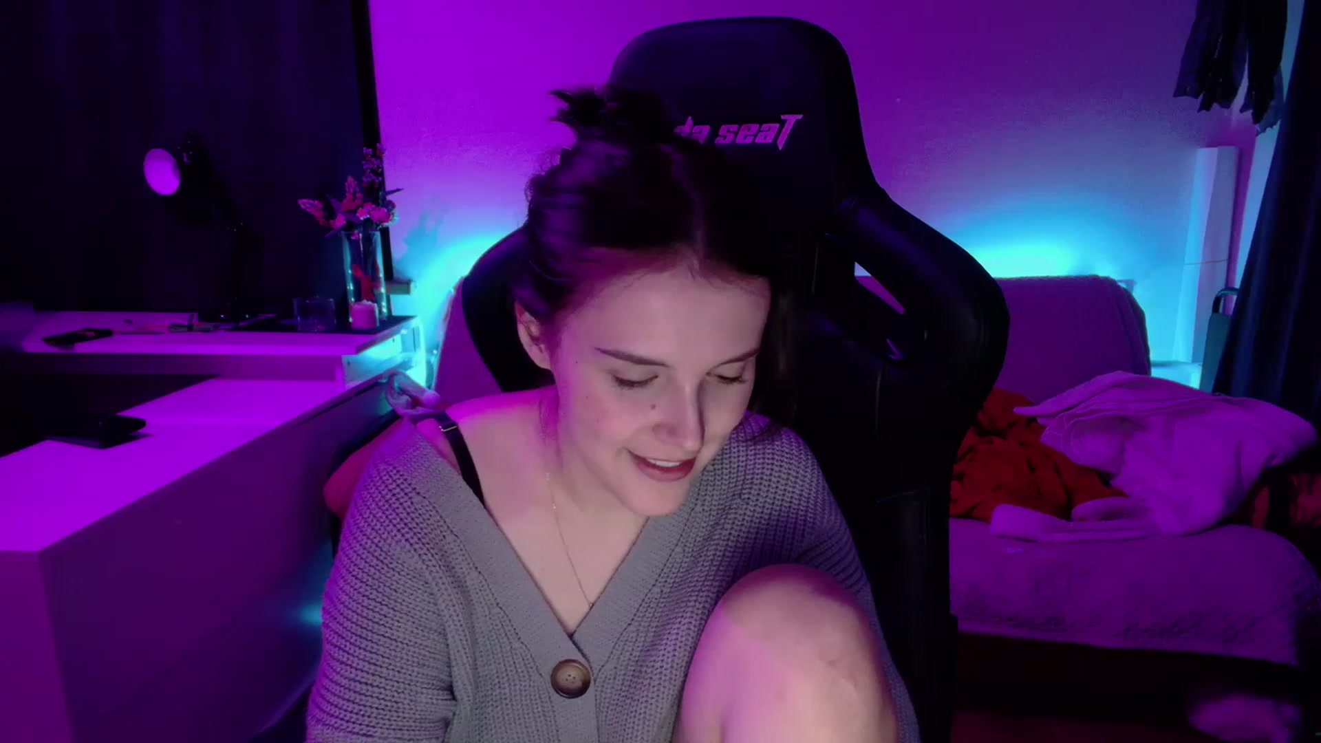 Gallery image thumbnail from crybabyKys's myfreecams stream on, 12/06/2023, 02:44 image 5 of 20