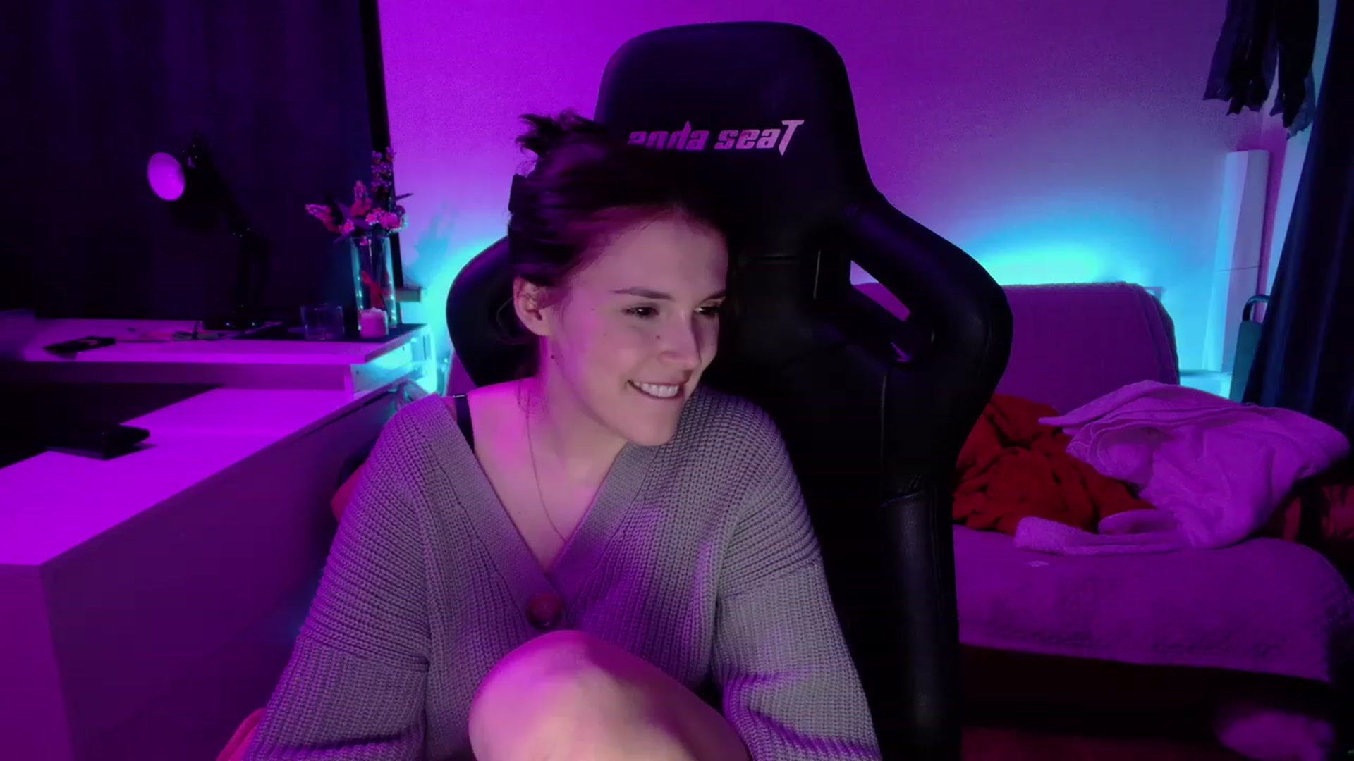Gallery image thumbnail from crybabyKys's myfreecams stream on, 12/06/2023, 02:44 image 2 of 20