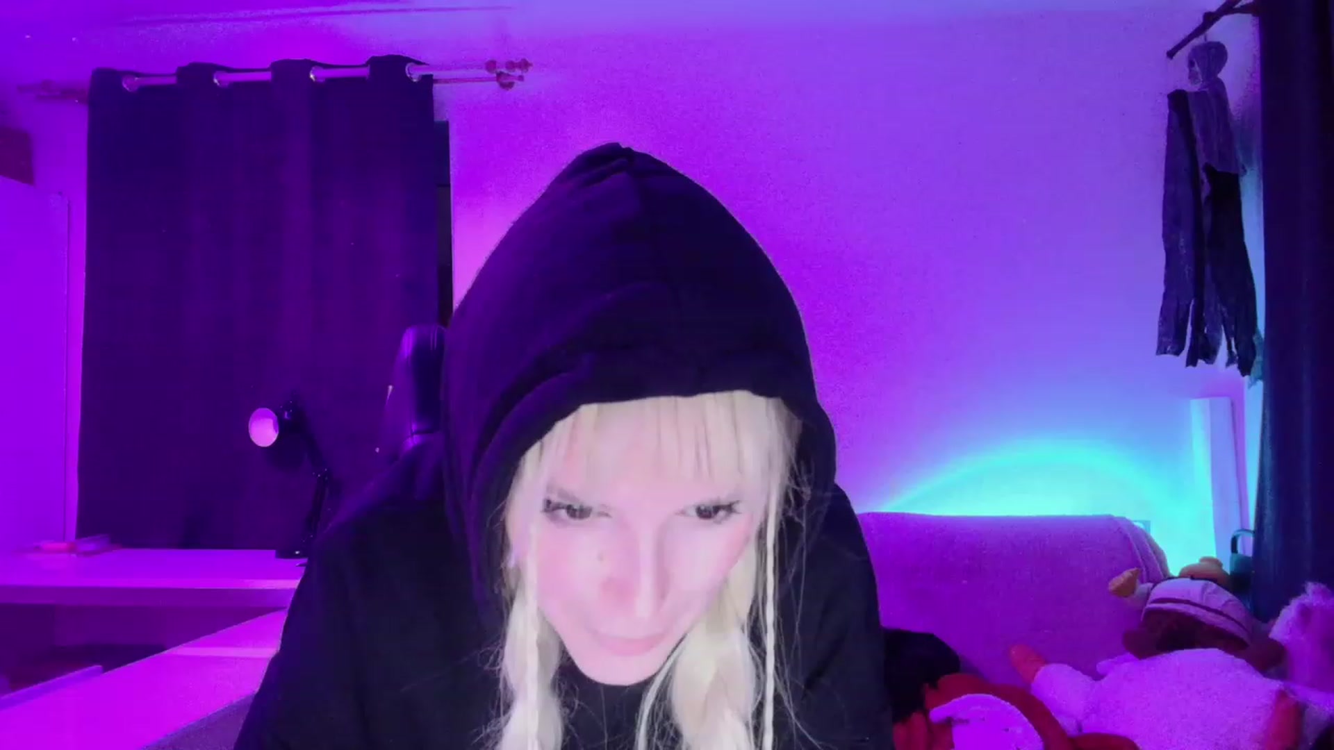 Gallery image thumbnail from crybabyKys's myfreecams stream on, 12/06/2023, 18:35 image 13 of 20