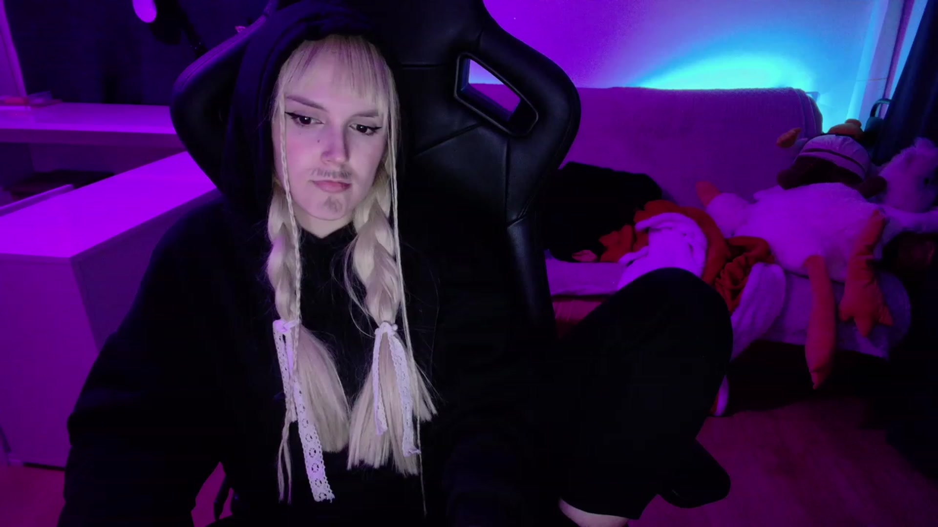 Gallery image thumbnail from crybabyKys's myfreecams stream on, 12/06/2023, 18:35 image 9 of 20