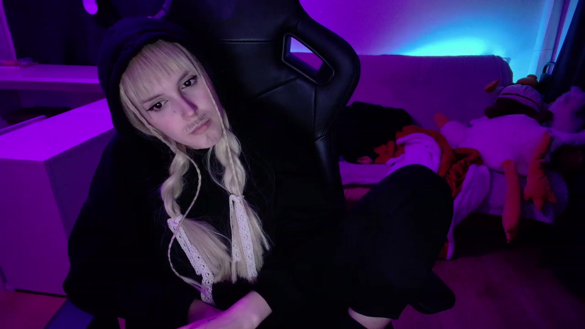 Gallery image thumbnail from crybabyKys's myfreecams stream on, 12/06/2023, 18:35 image 8 of 20