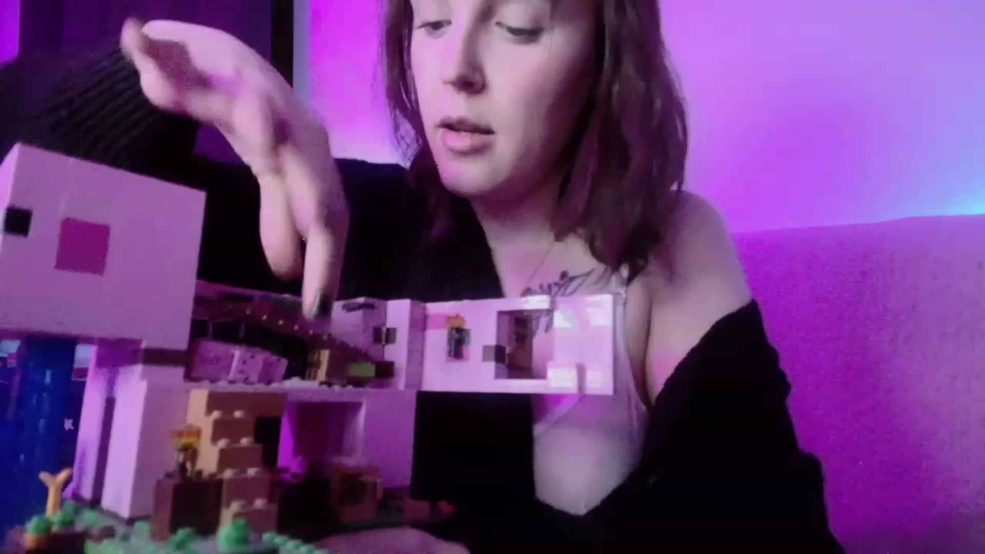 Gallery image thumbnail from crybabyKys's myfreecams stream on, 12/10/2023, 24:41 image 15 of 20