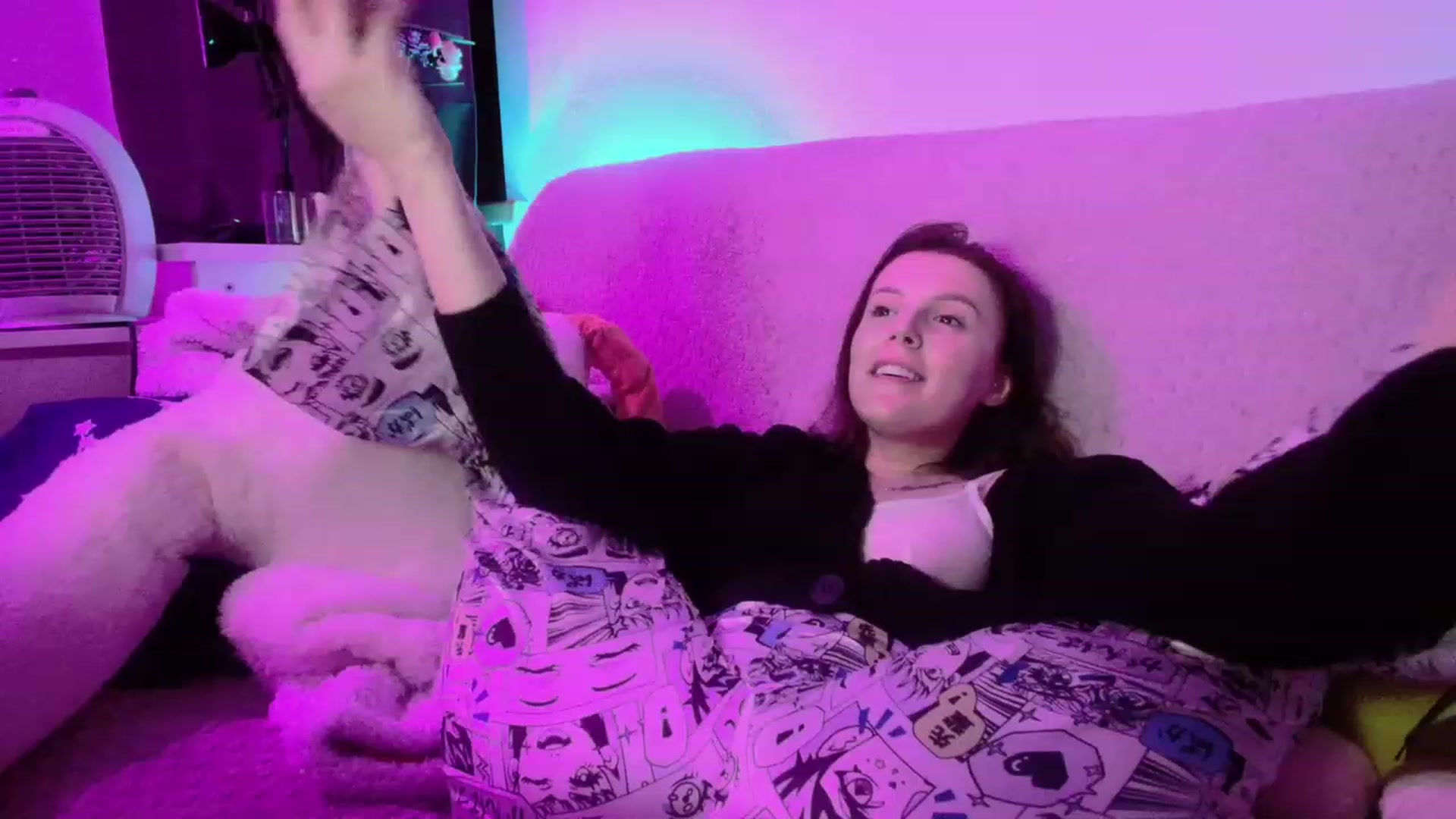 Gallery image thumbnail from crybabyKys's myfreecams stream on, 12/10/2023, 24:41 image 8 of 20
