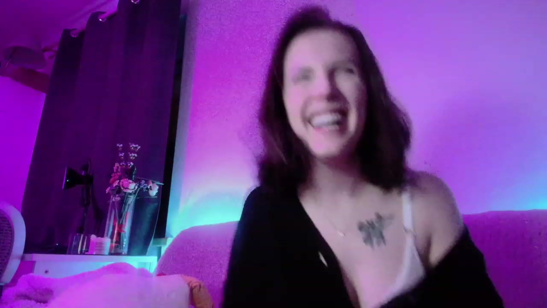 Gallery image thumbnail from crybabyKys's myfreecams stream on, 12/10/2023, 24:41 image 9 of 20