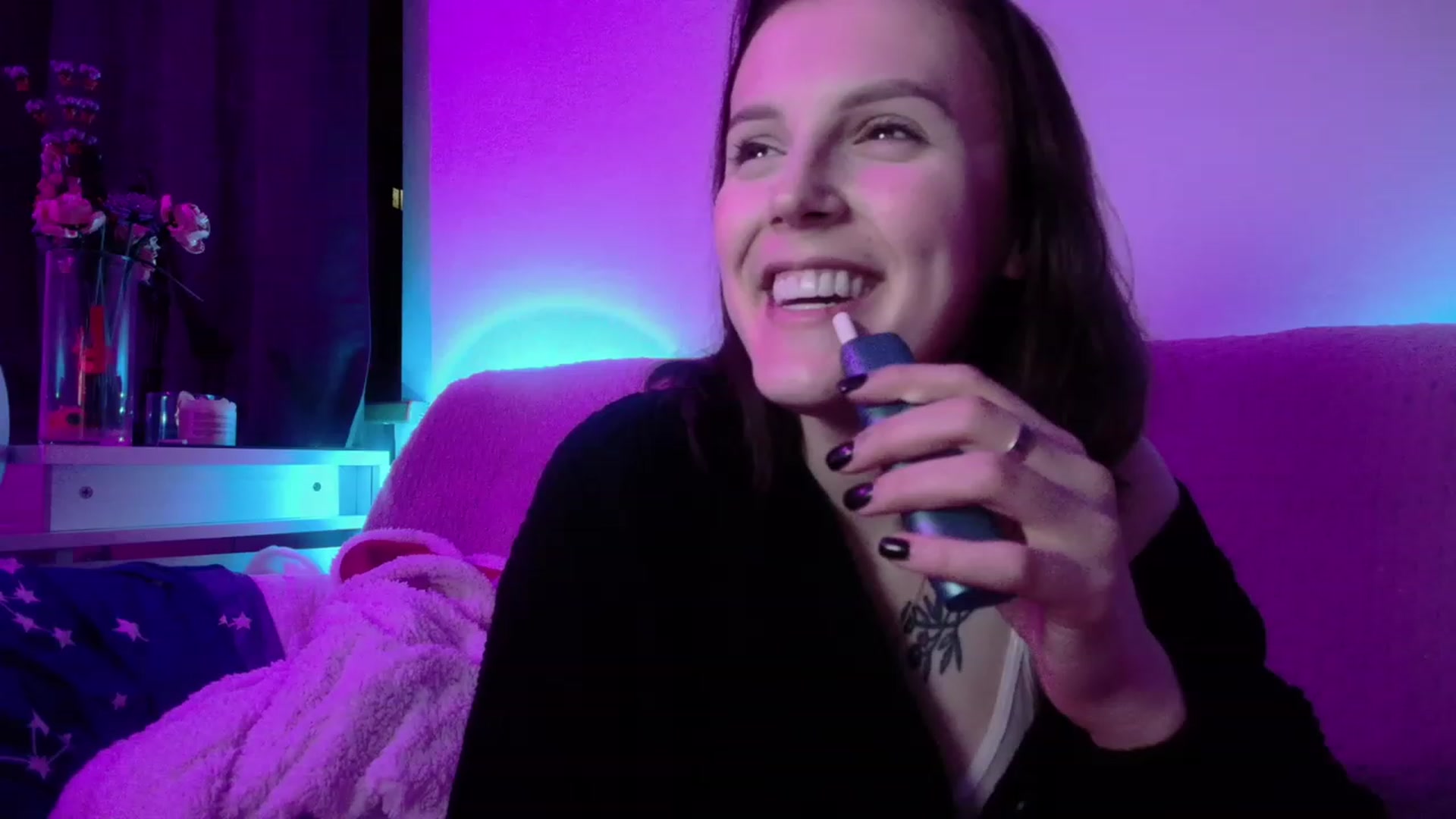 Gallery image thumbnail from crybabyKys's myfreecams stream on, 12/10/2023, 24:41 image 16 of 20