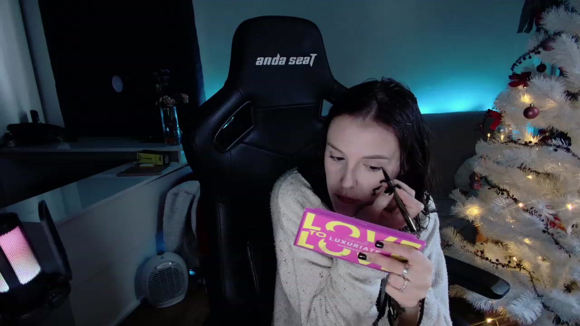 Gallery image thumbnail from crybabyKys's myfreecams stream on, 12/14/2023, 14:29 image 5 of 20