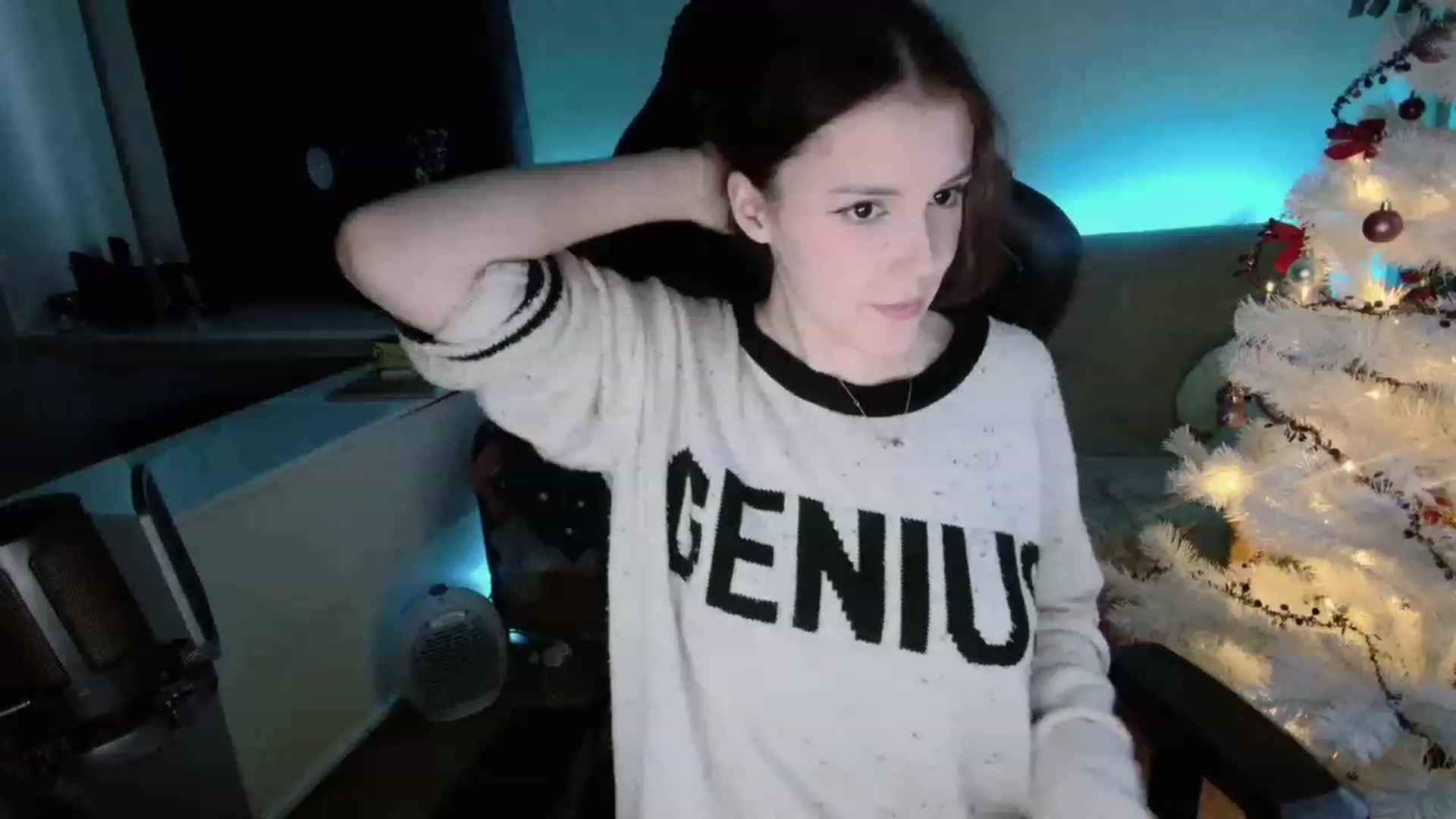 Gallery image thumbnail from crybabyKys's myfreecams stream on, 12/14/2023, 14:29 image 15 of 20