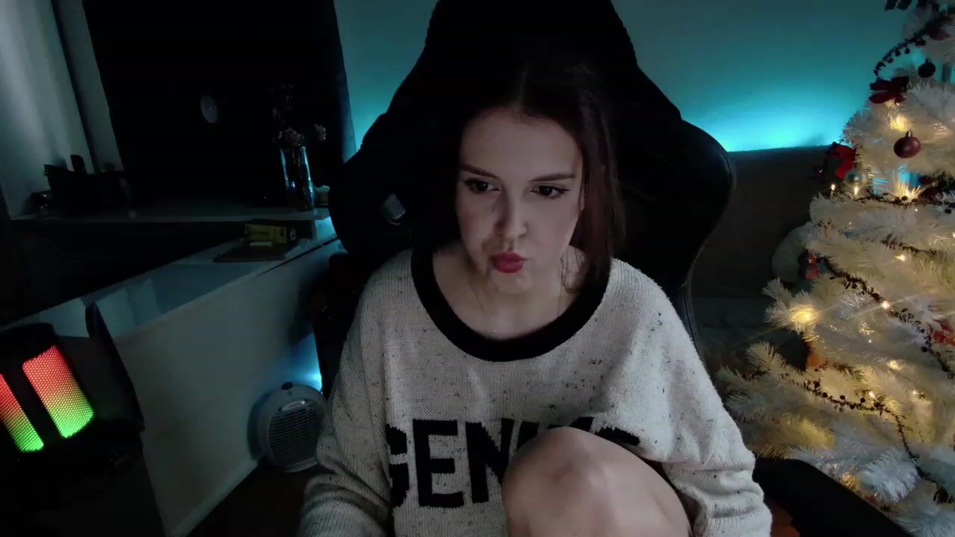 Gallery image thumbnail from crybabyKys's myfreecams stream on, 12/14/2023, 14:29 image 8 of 20
