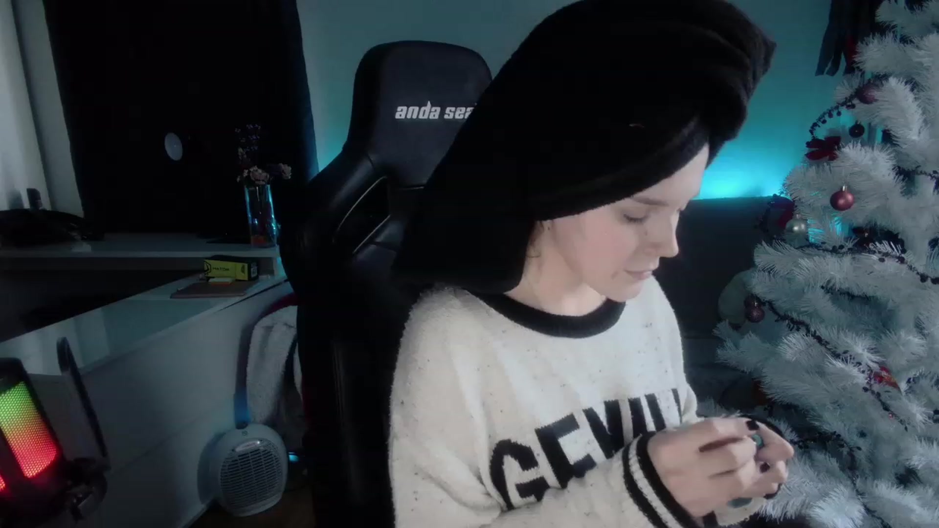 Gallery image thumbnail from crybabyKys's myfreecams stream on, 12/14/2023, 14:29 image 2 of 20
