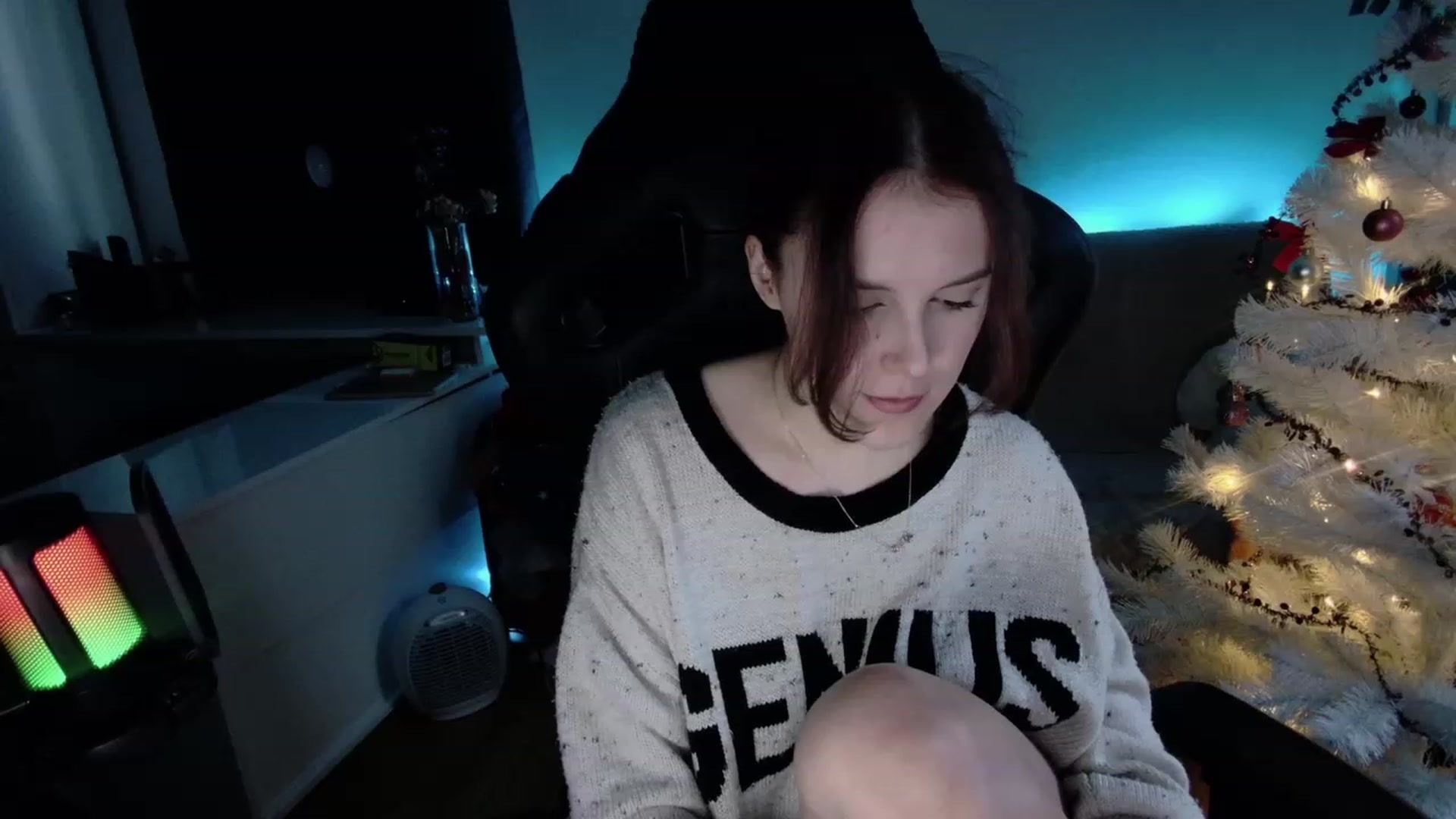 Gallery image thumbnail from crybabyKys's myfreecams stream on, 12/14/2023, 14:29 image 12 of 20