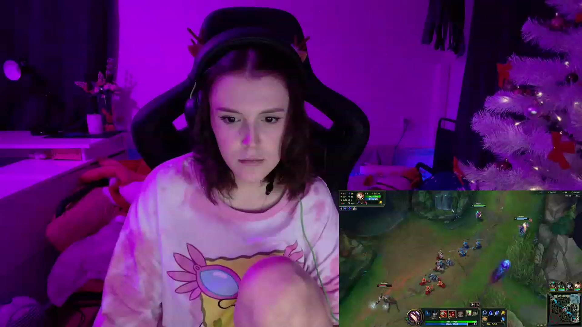 Gallery image thumbnail from crybabyKys's myfreecams stream on, 12/17/2023, 18:32 image 19 of 20