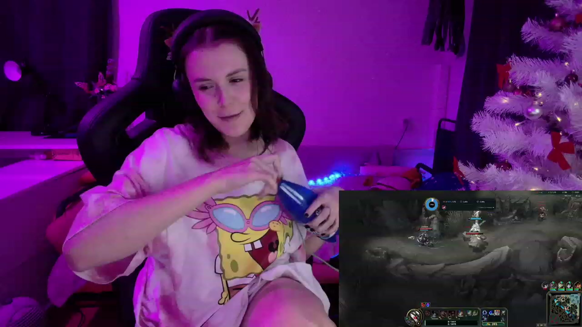 Gallery image thumbnail from crybabyKys's myfreecams stream on, 12/17/2023, 18:32 image 7 of 20