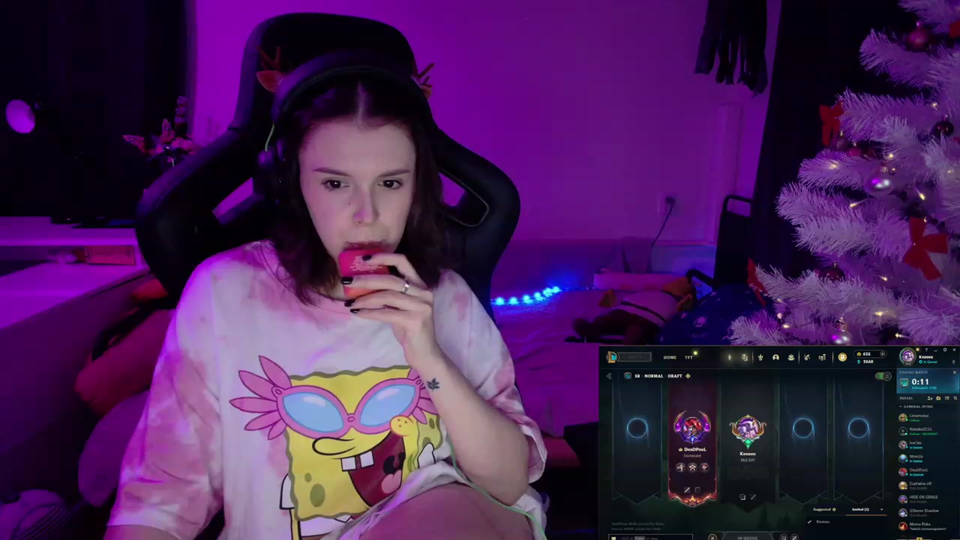 Gallery image thumbnail from crybabyKys's myfreecams stream on, 12/17/2023, 18:32 image 12 of 20