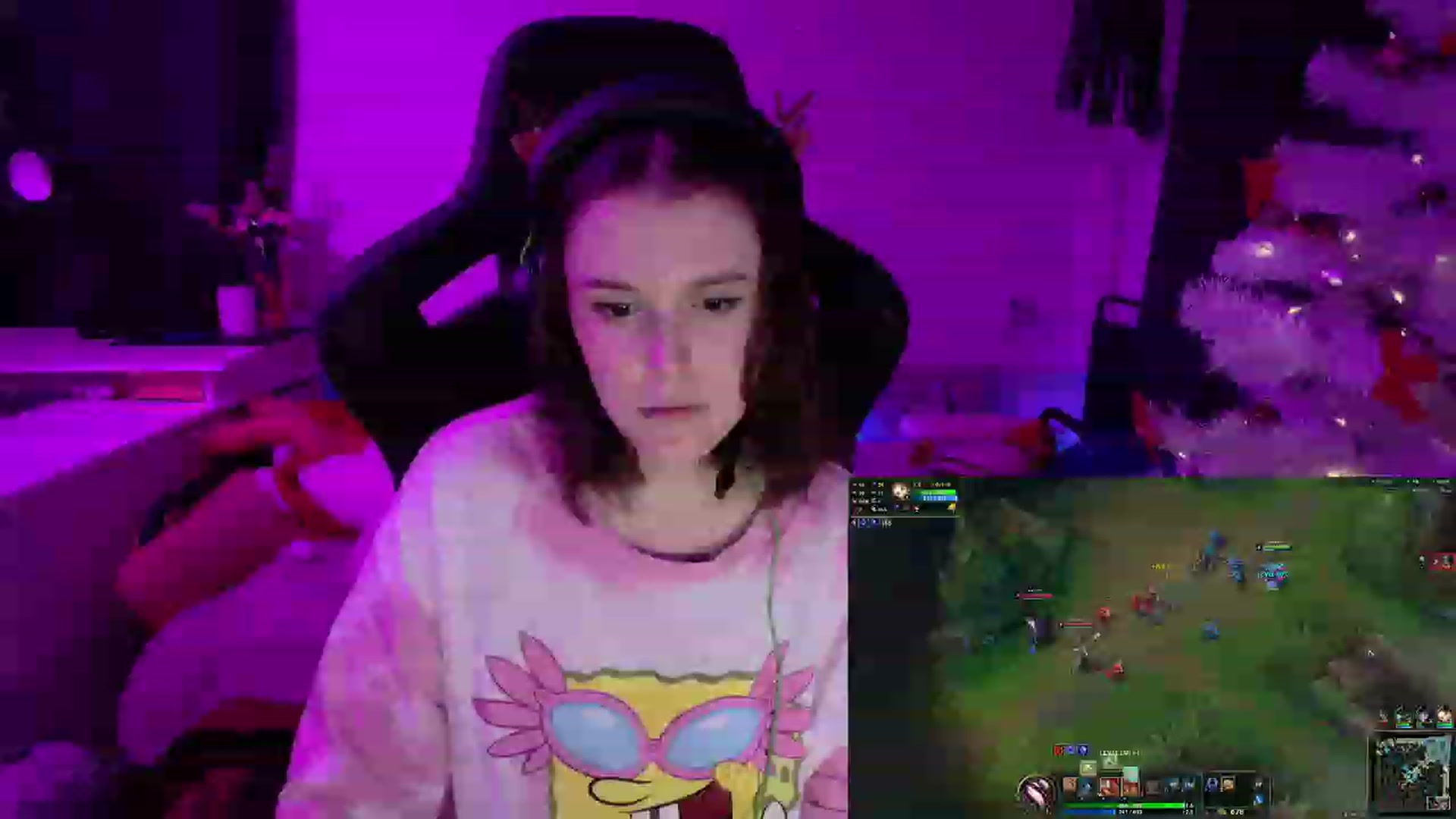 Gallery image thumbnail from crybabyKys's myfreecams stream on, 12/17/2023, 18:32 image 18 of 20