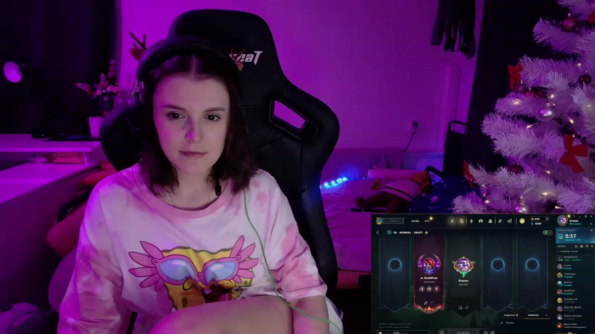 Gallery image thumbnail from crybabyKys's myfreecams stream on, 12/17/2023, 18:32 image 13 of 20