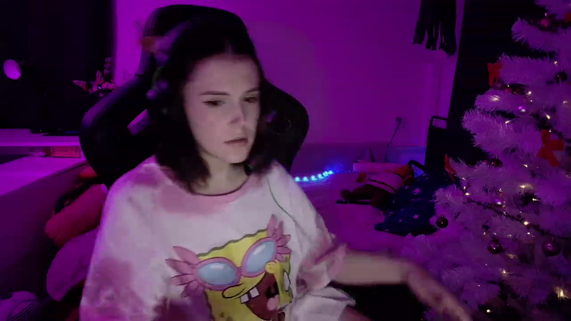 Gallery image thumbnail from crybabyKys's myfreecams stream on, 12/17/2023, 18:54 image 19 of 20