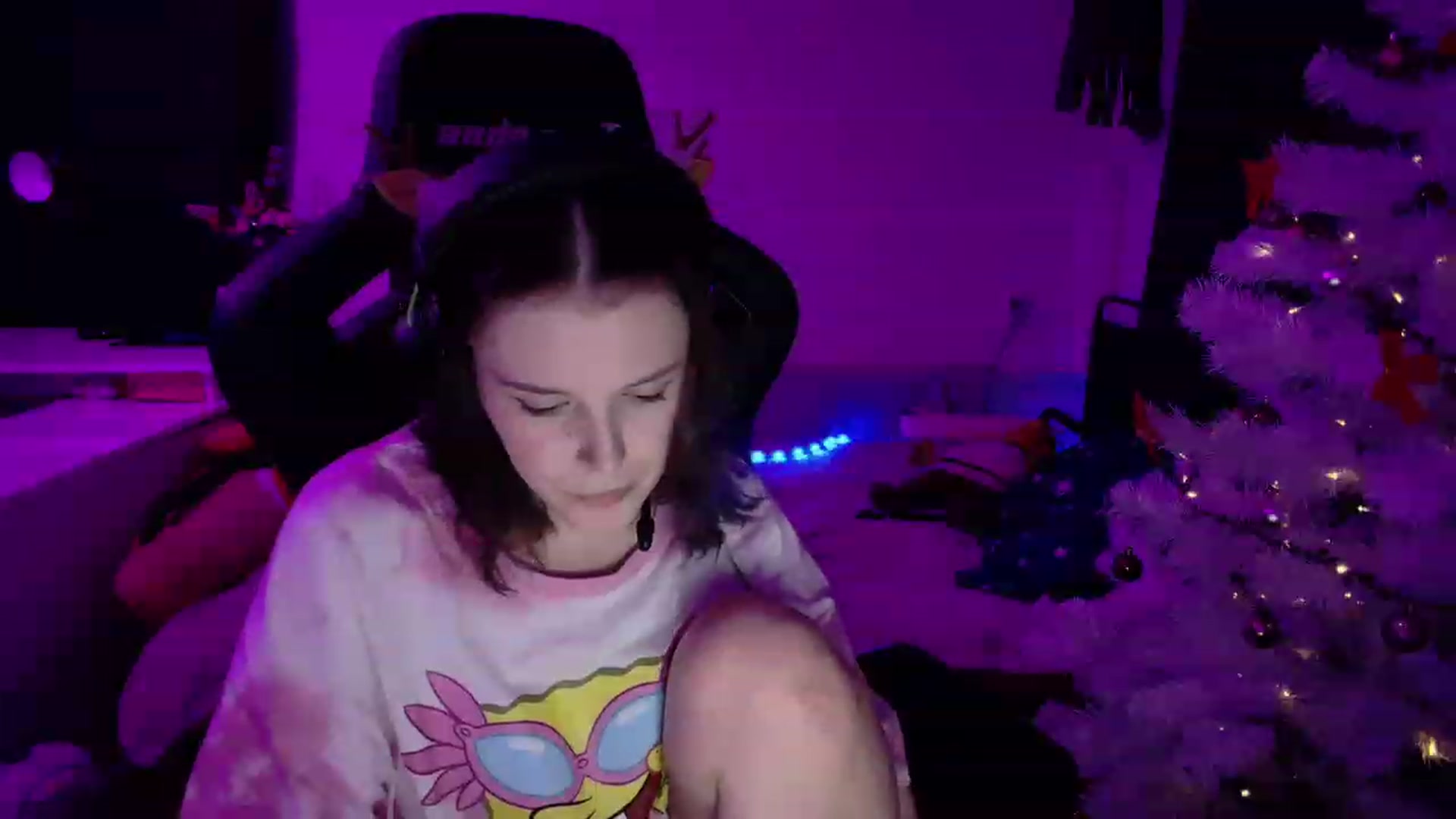 Gallery image thumbnail from crybabyKys's myfreecams stream on, 12/17/2023, 18:54 image 20 of 20