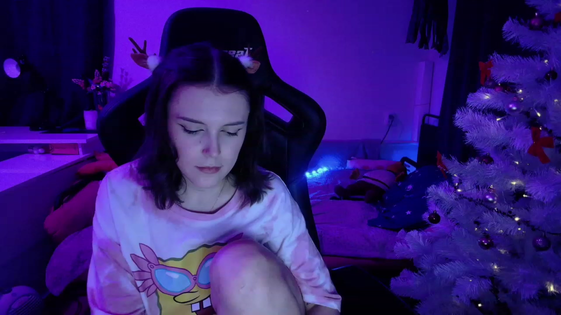 Gallery image thumbnail from crybabyKys's myfreecams stream on, 12/17/2023, 20:11 image 8 of 20