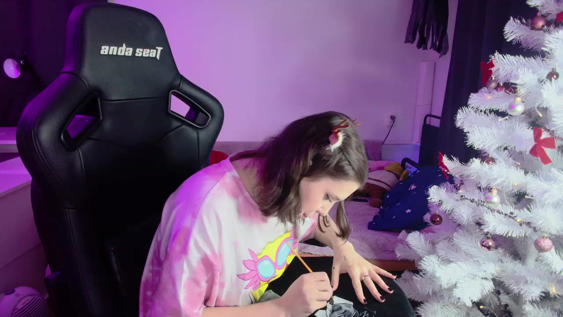 Gallery image thumbnail from crybabyKys's myfreecams stream on, 12/17/2023, 20:11 image 20 of 20