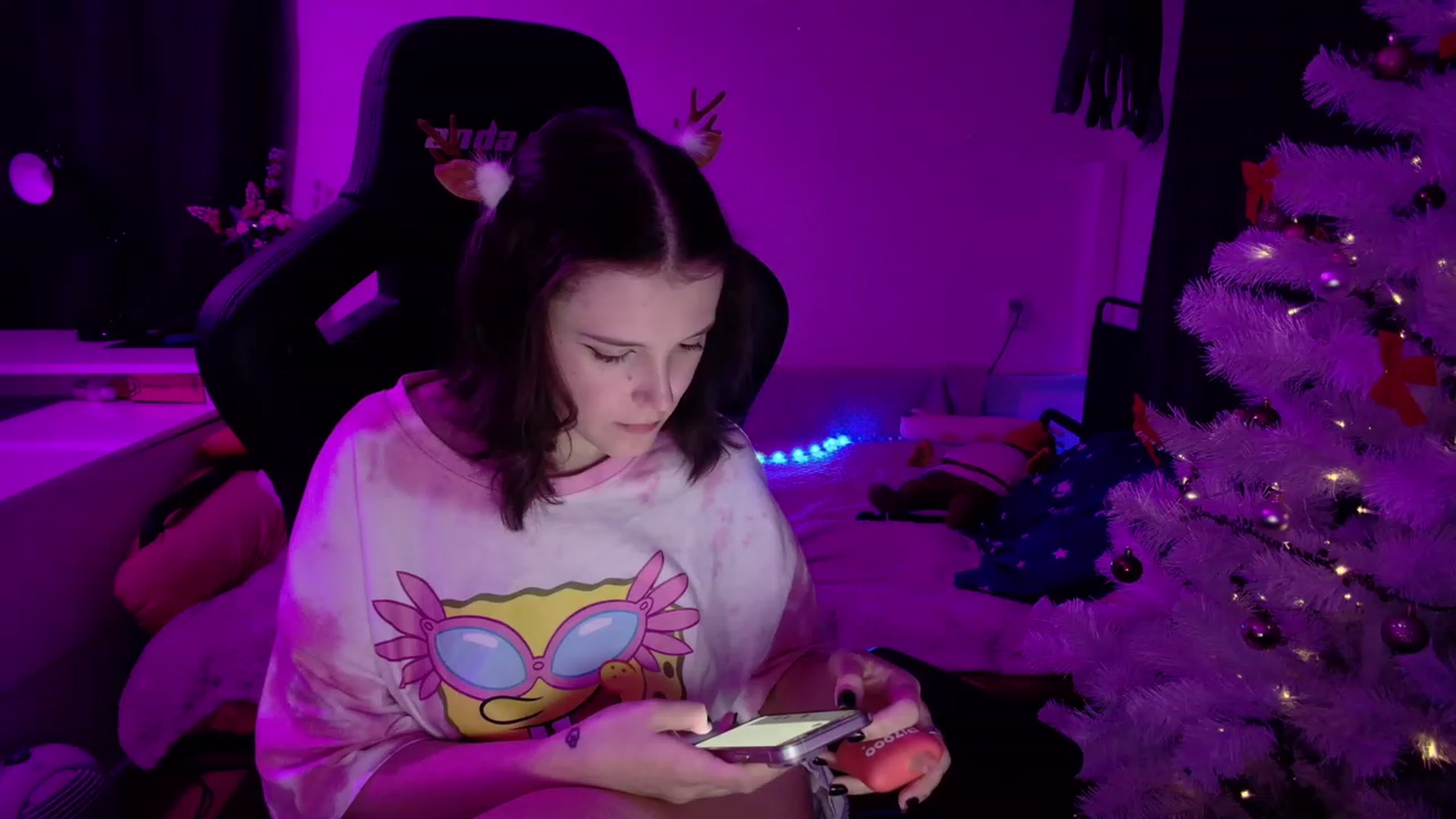 Gallery image thumbnail from crybabyKys's myfreecams stream on, 12/17/2023, 20:11 image 9 of 20