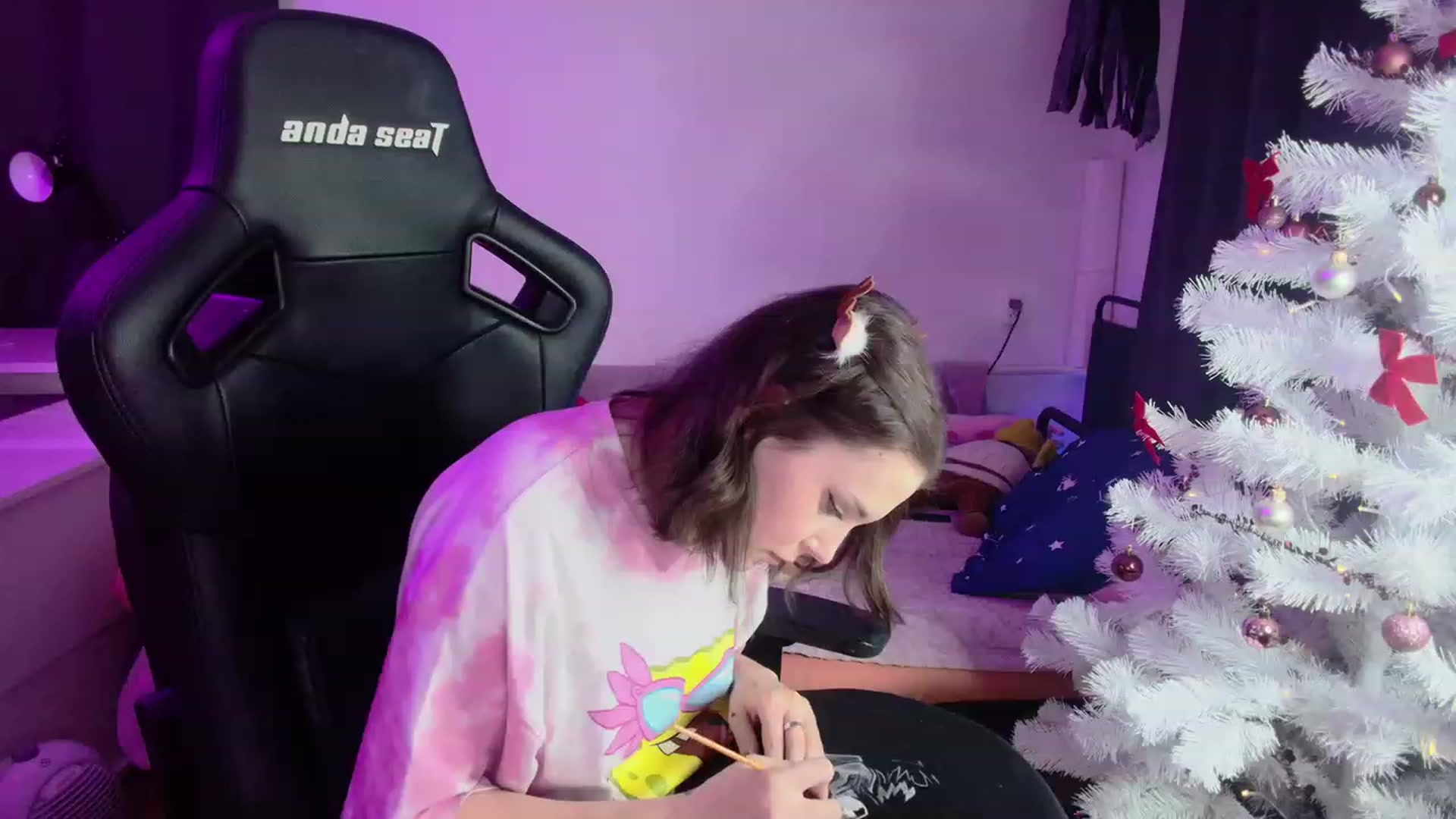 Gallery image thumbnail from crybabyKys's myfreecams stream on, 12/17/2023, 20:11 image 15 of 20