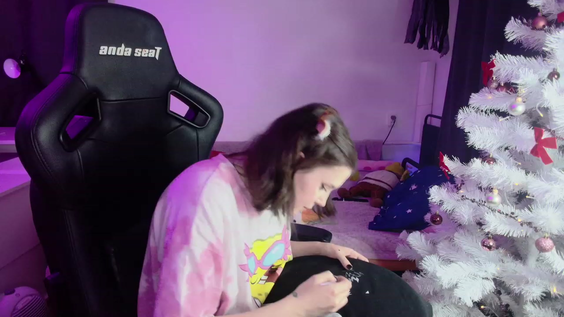 Gallery image thumbnail from crybabyKys's myfreecams stream on, 12/17/2023, 20:11 image 16 of 20