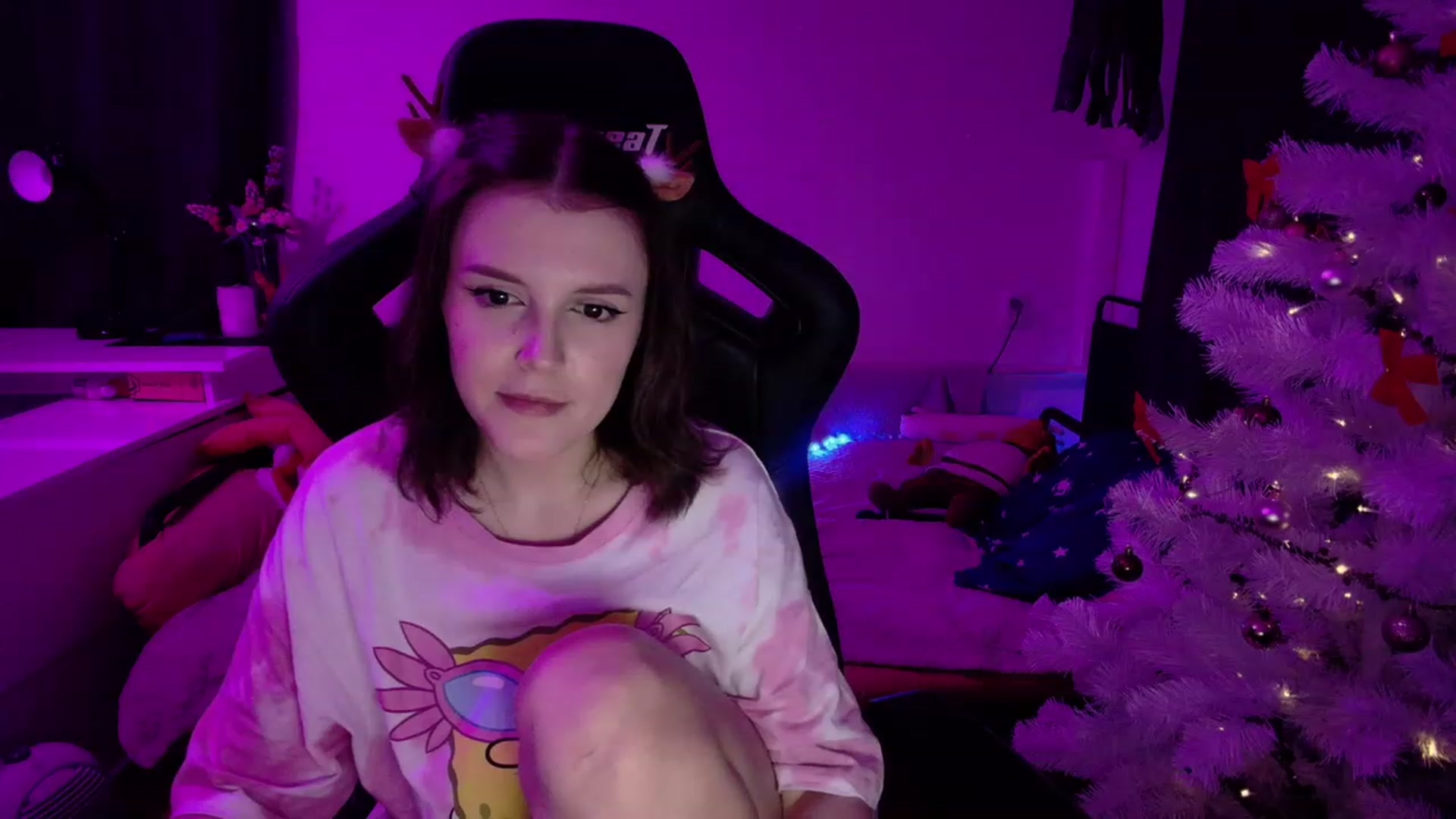 Gallery image thumbnail from crybabyKys's myfreecams stream on, 12/17/2023, 20:11 image 7 of 20