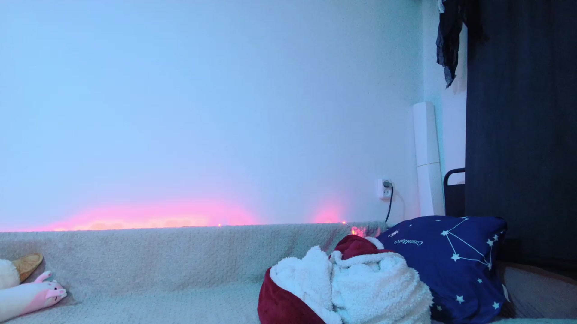 Gallery image thumbnail from crybabyKys's myfreecams stream on, 12/23/2023, 20:02 image 2 of 20