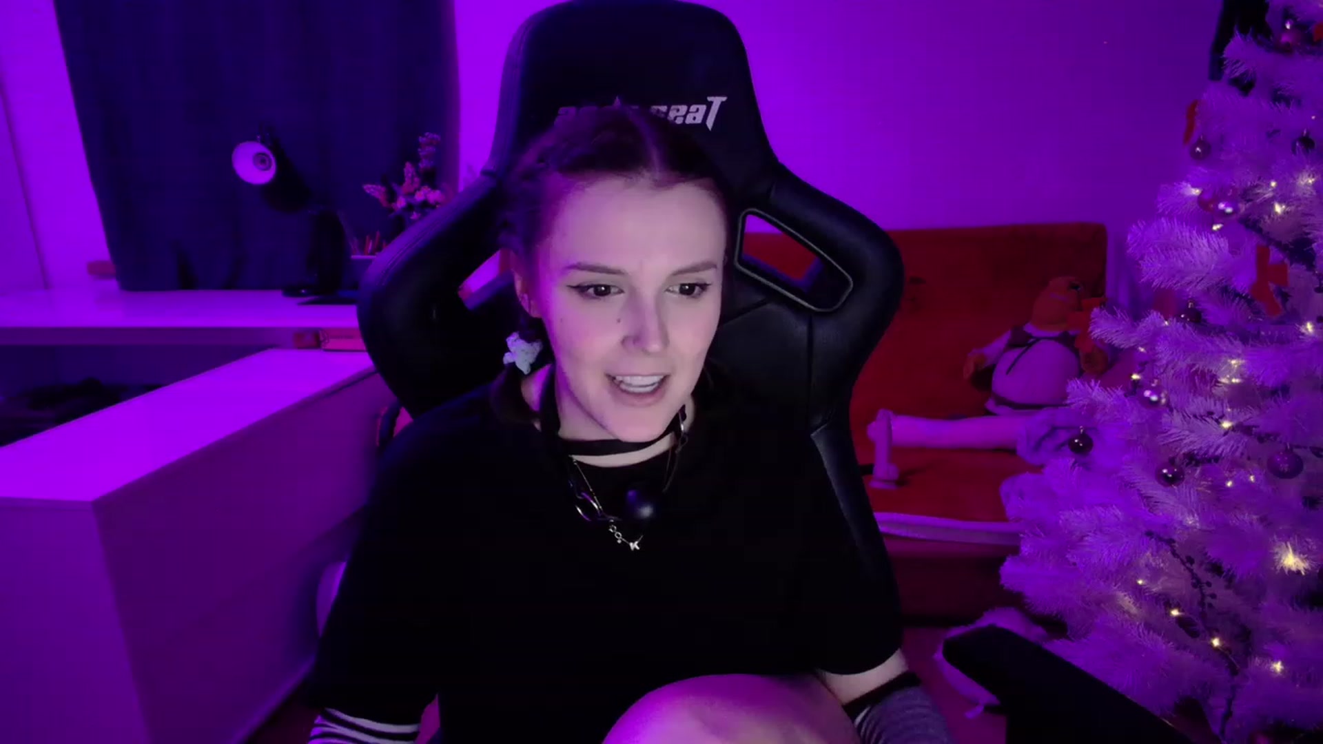 Gallery image thumbnail from crybabyKys's myfreecams stream on, 12/24/2023, 22:38 image 6 of 20