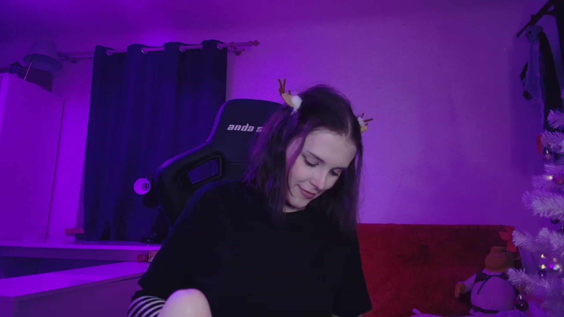 Gallery image thumbnail from crybabyKys's myfreecams stream on, 12/24/2023, 23:49 image 6 of 20