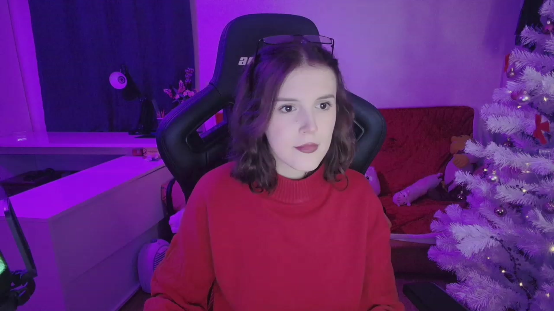 Gallery image thumbnail from crybabyKys's myfreecams stream on, 12/25/2023, 20:32 image 20 of 20