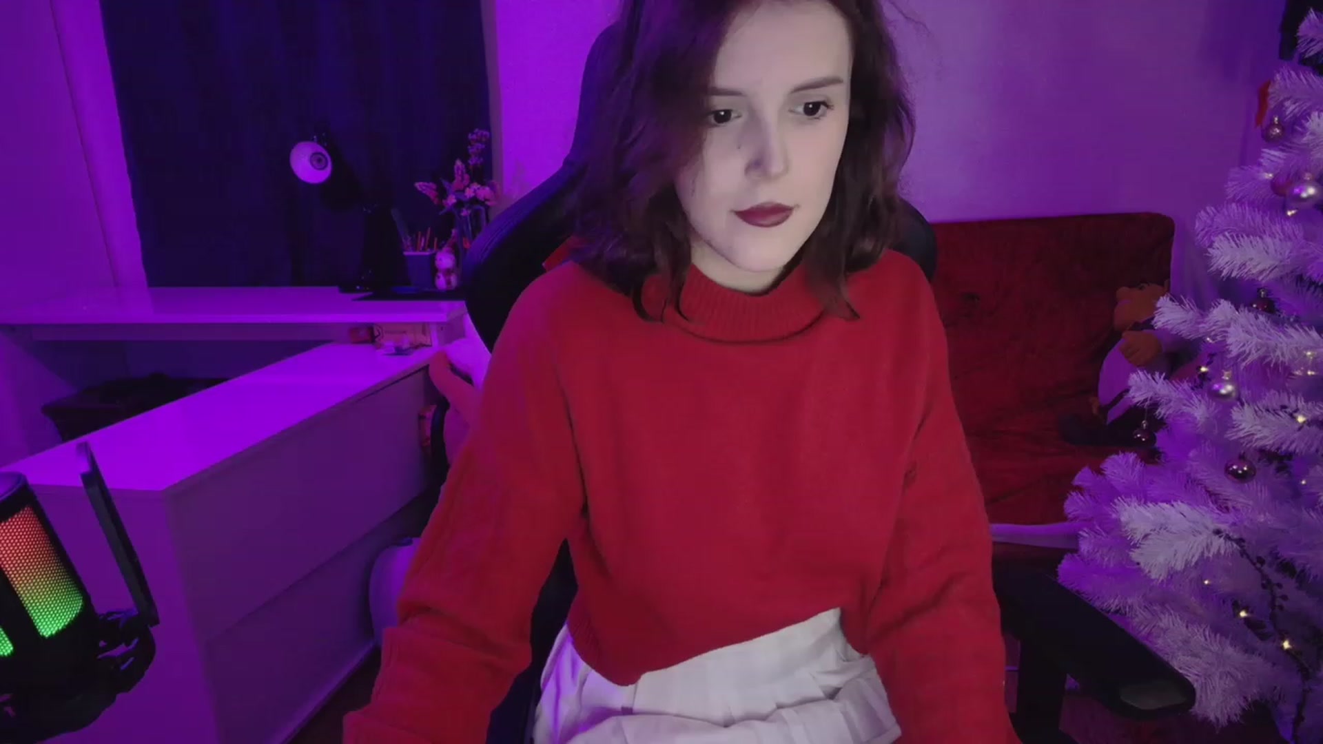 Gallery image thumbnail from crybabyKys's myfreecams stream on, 12/25/2023, 20:32 image 3 of 20