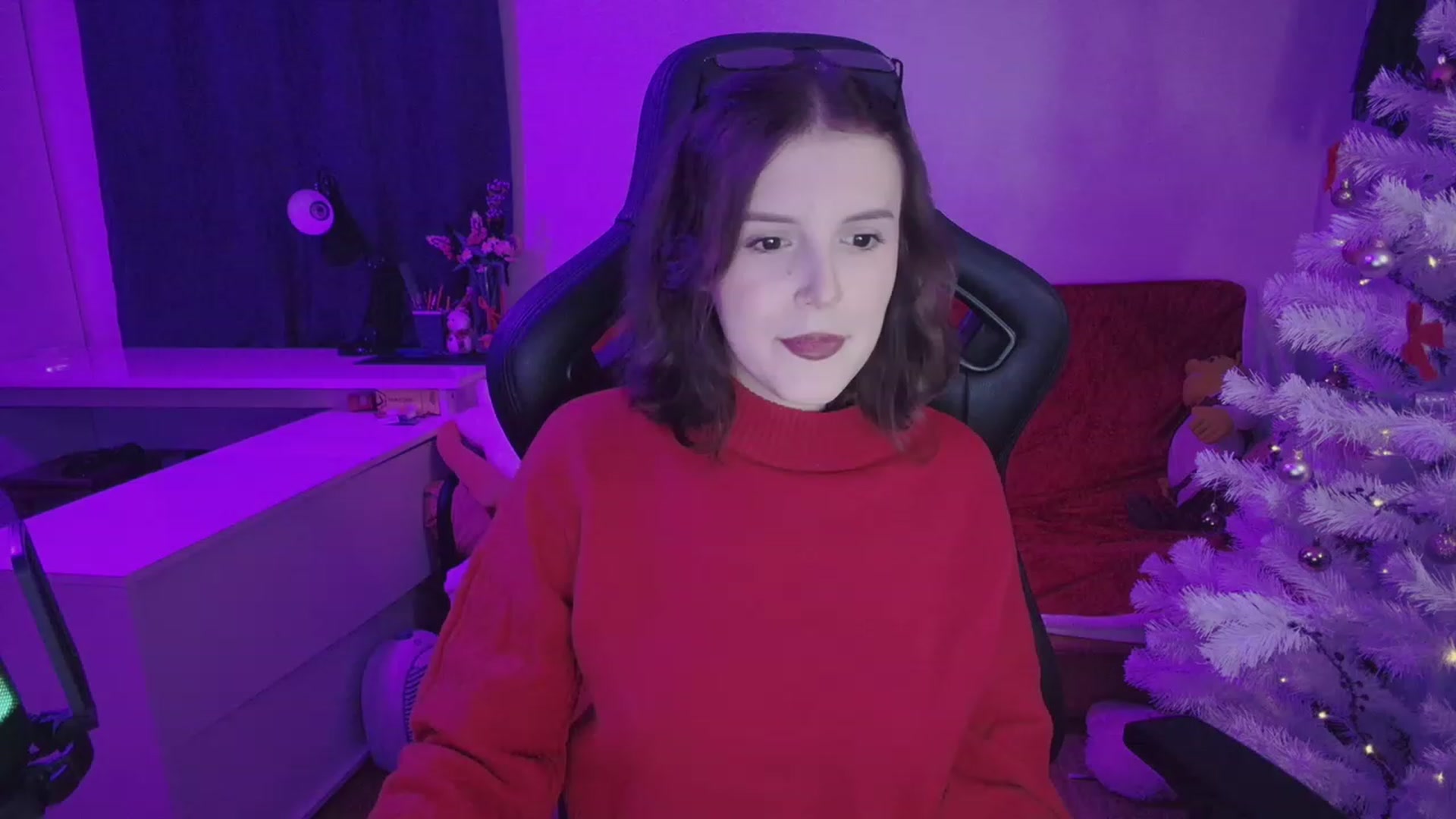 Gallery image thumbnail from crybabyKys's myfreecams stream on, 12/25/2023, 20:32 image 9 of 20