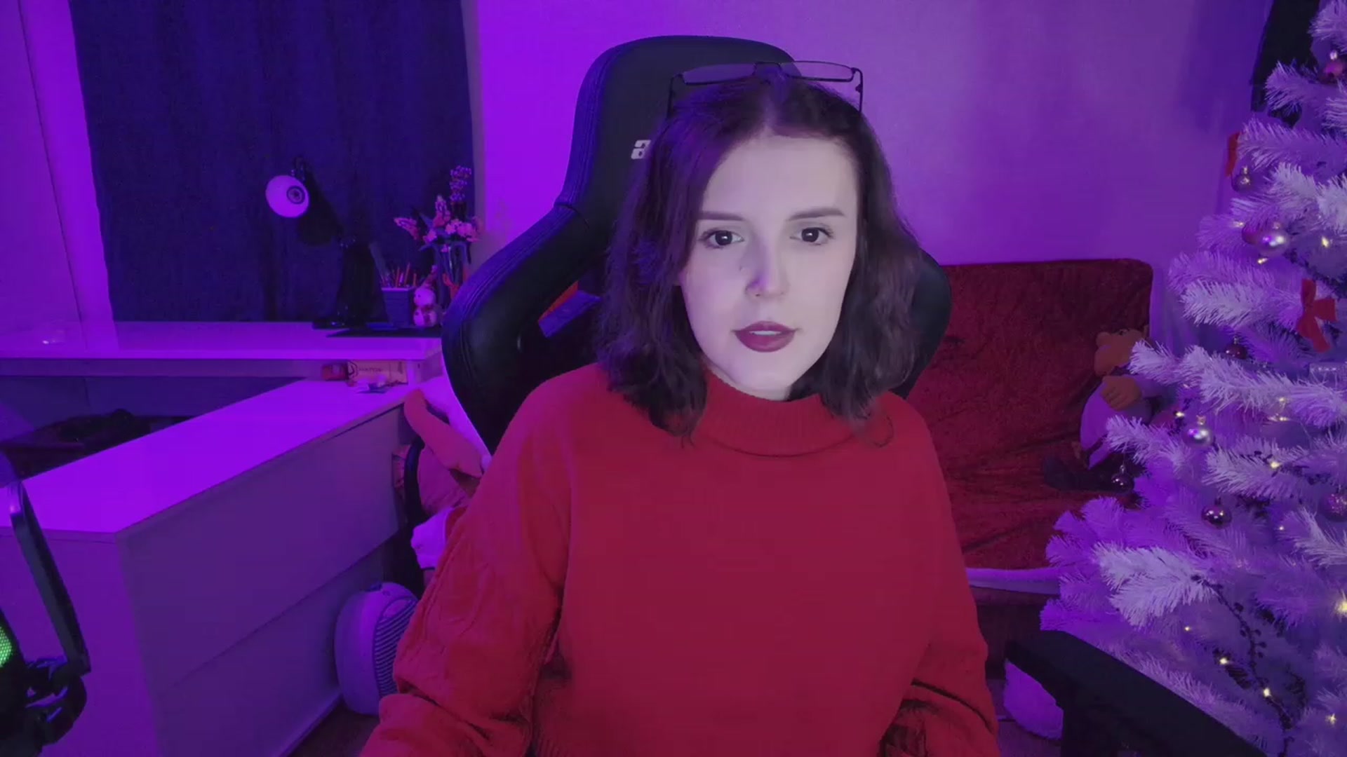 Gallery image thumbnail from crybabyKys's myfreecams stream on, 12/25/2023, 20:32 image 10 of 20