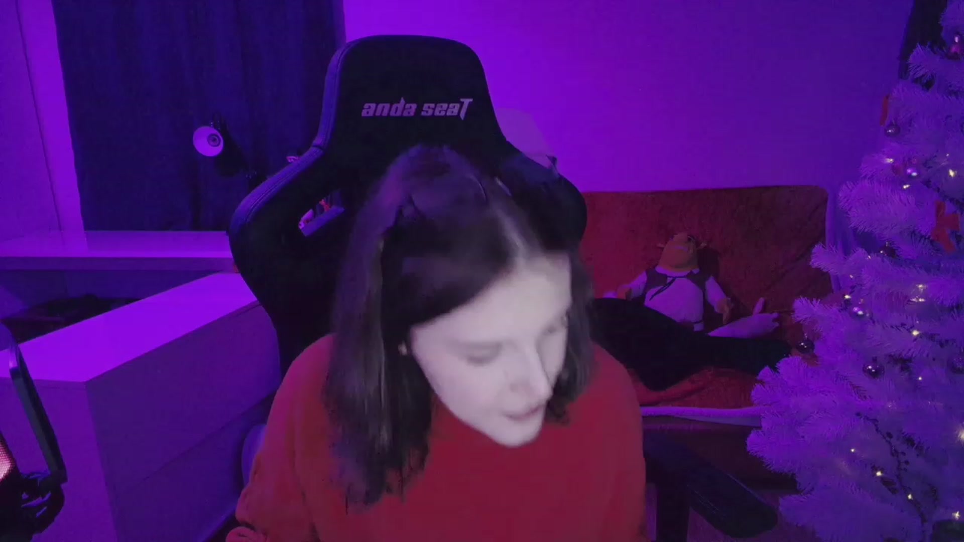 Gallery image thumbnail from crybabyKys's myfreecams stream on, 12/25/2023, 22:10 image 11 of 20