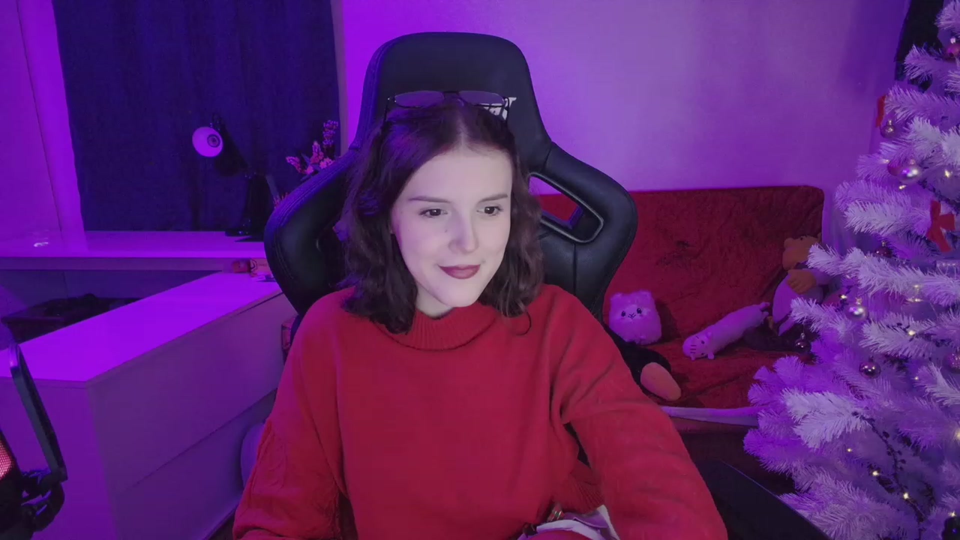 Gallery image thumbnail from crybabyKys's myfreecams stream on, 12/25/2023, 22:10 image 1 of 20