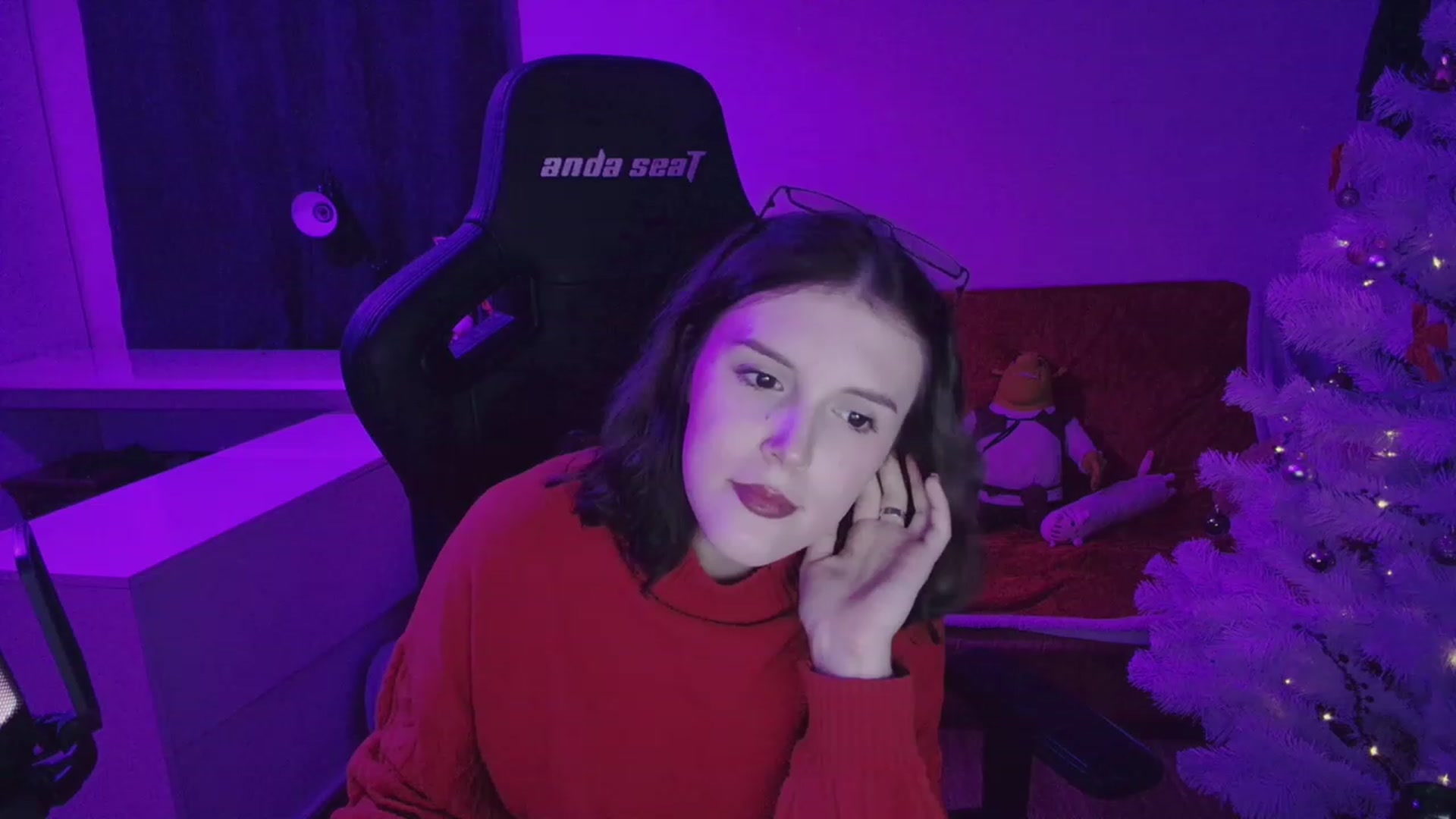 Gallery image thumbnail from crybabyKys's myfreecams stream on, 12/25/2023, 22:10 image 9 of 20