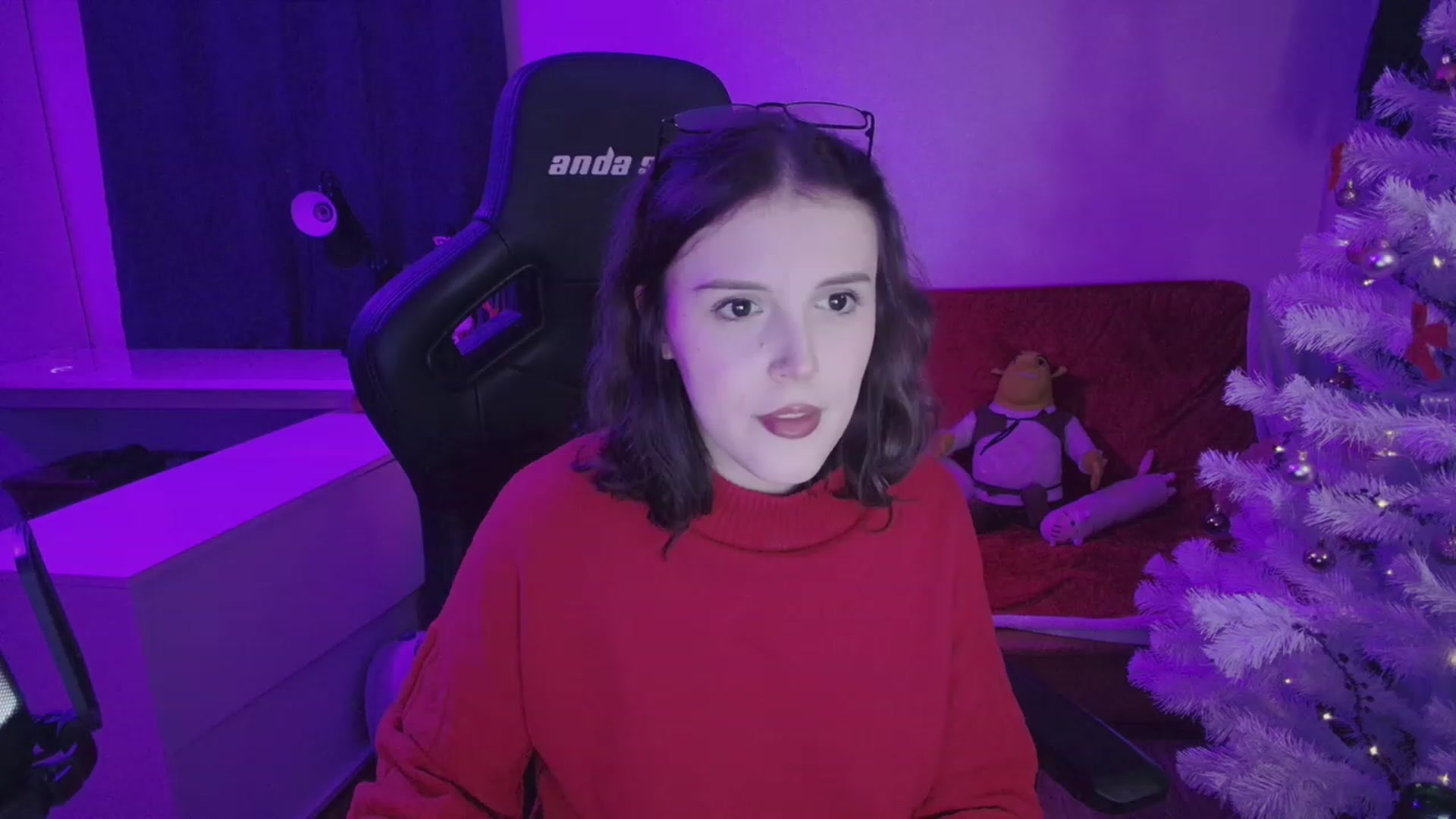 Gallery image thumbnail from crybabyKys's myfreecams stream on, 12/25/2023, 22:10 image 8 of 20