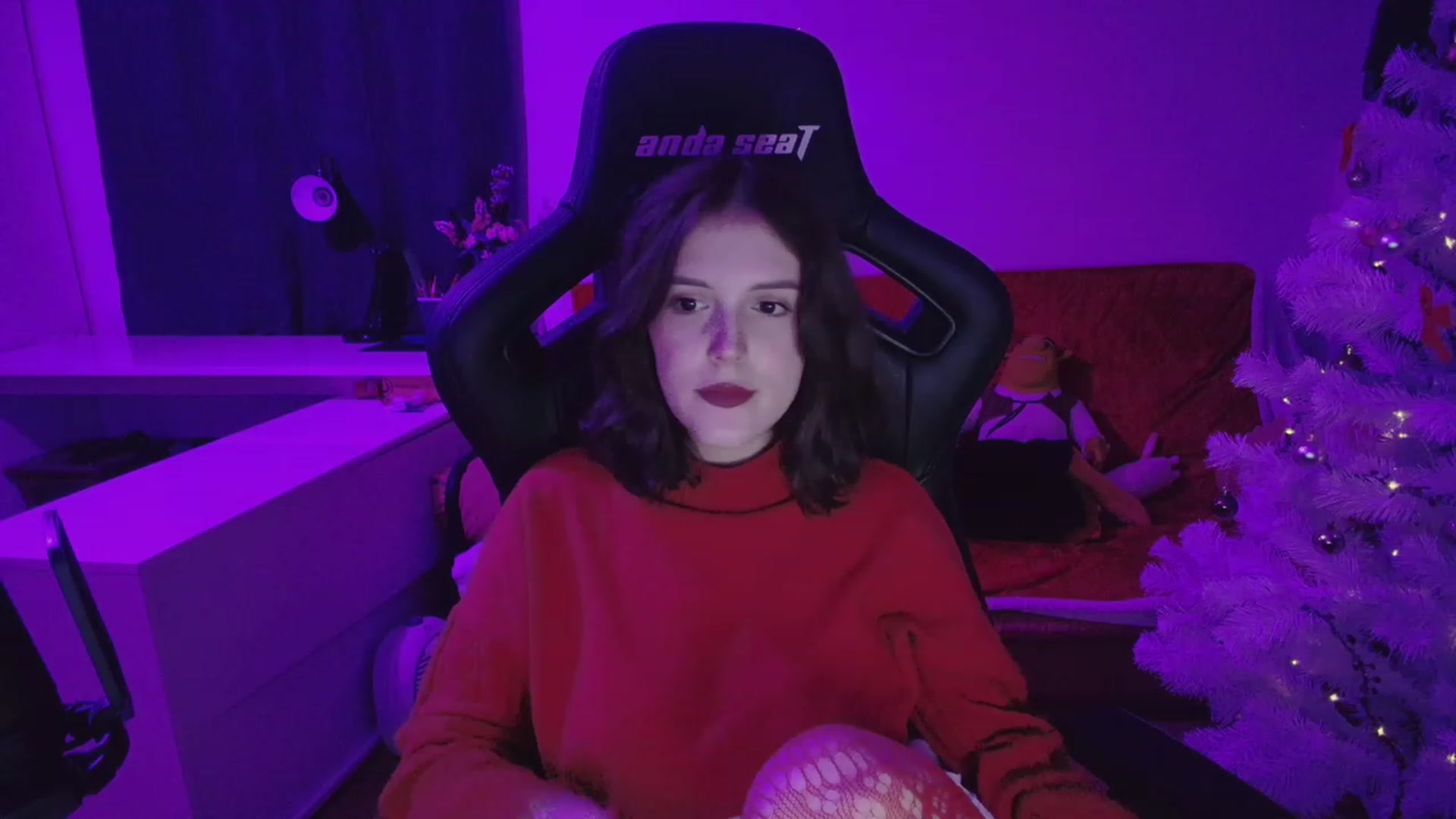 Gallery image thumbnail from crybabyKys's myfreecams stream on, 12/26/2023, 24:03 image 8 of 20